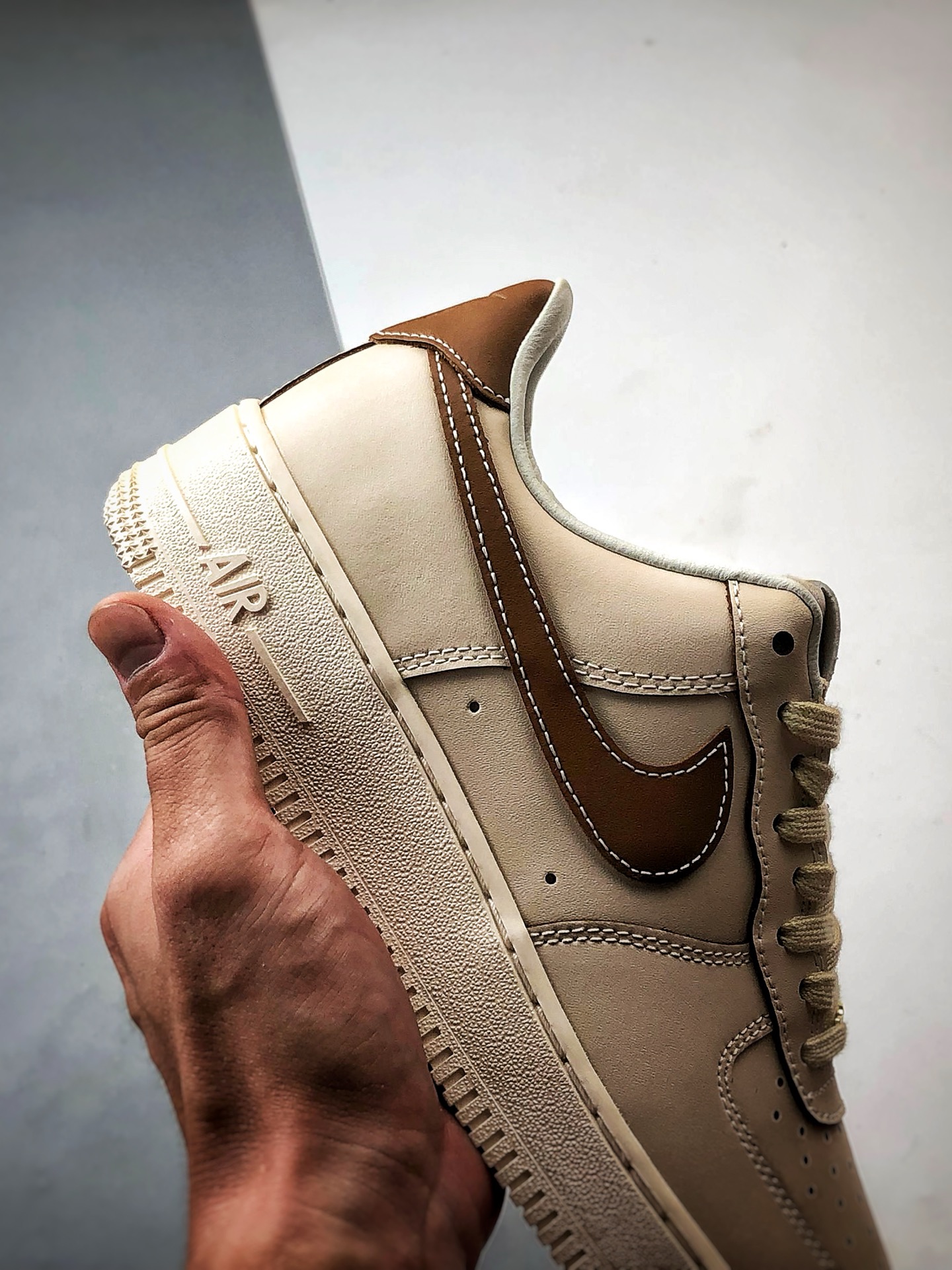 220 Air Force 1 '07 Low 浅米色 IB8865-221