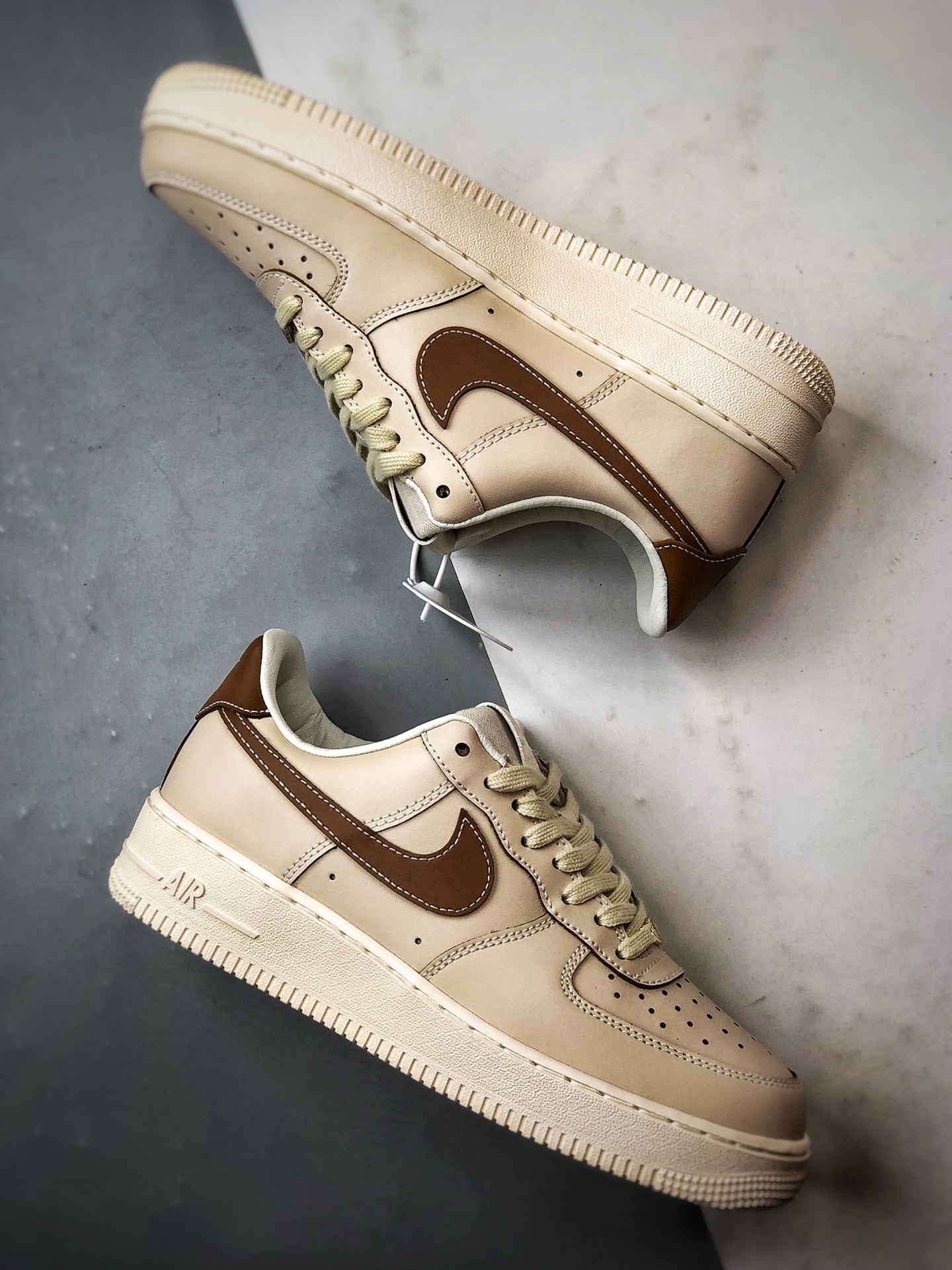 220 Air Force 1 '07 Low 浅米色 IB8865-221