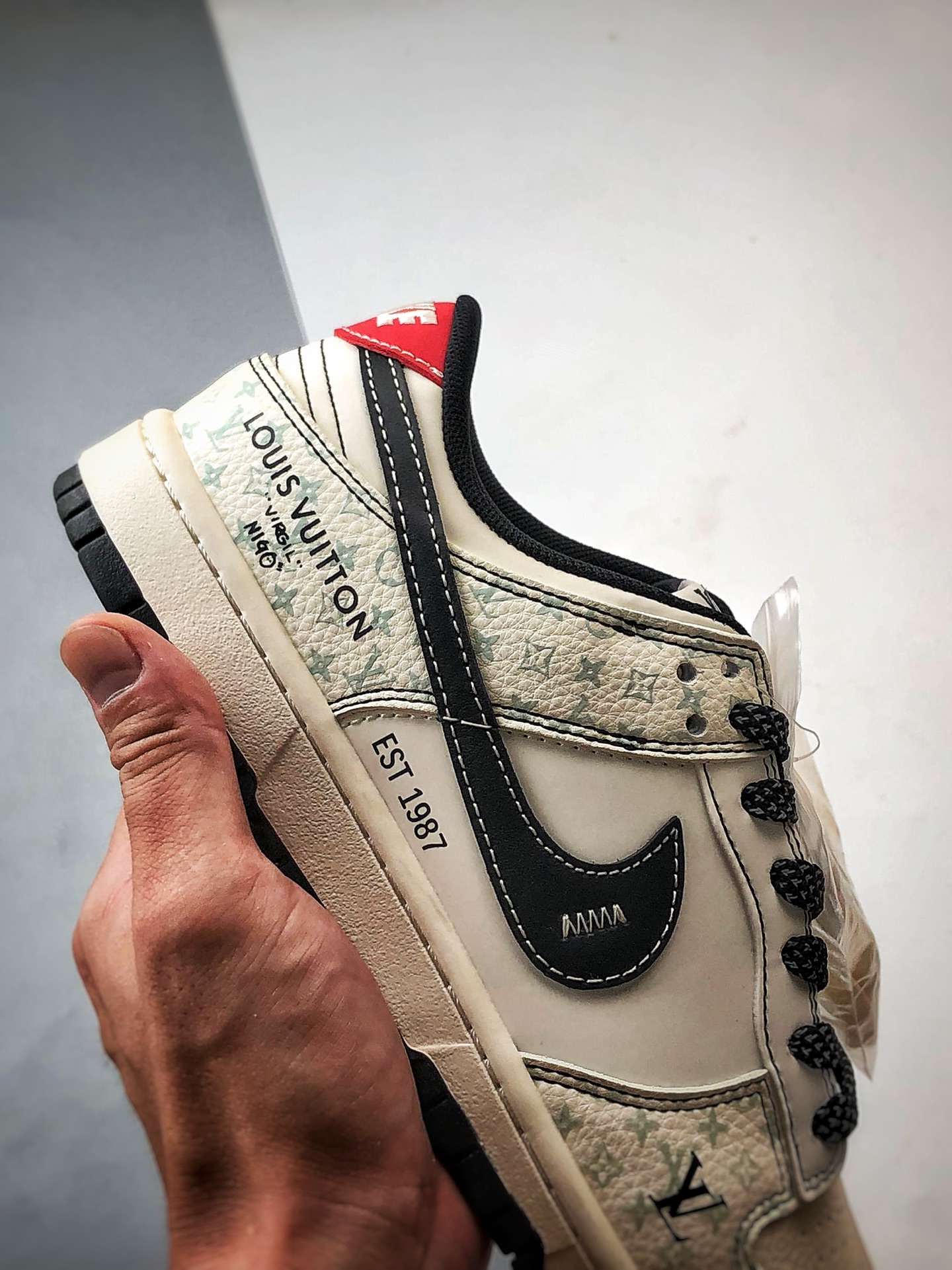 290 NK Dunk Low Retro ”DIY高端定制” LV印花米白黑钩 低帮休闲运动板鞋 YX5066-362-Chinese UA Cheap High Quatity Brand Clothes Bags handbags Sneakers wholesale wholesaler seller from China Factory suppliers Fashion Clothing Shoes best Quality Beautiful Price 290 NK Dunk Low Retro ”DIY高端定制” LV印花米白黑钩 低帮休闲运动板鞋 YX5066-362