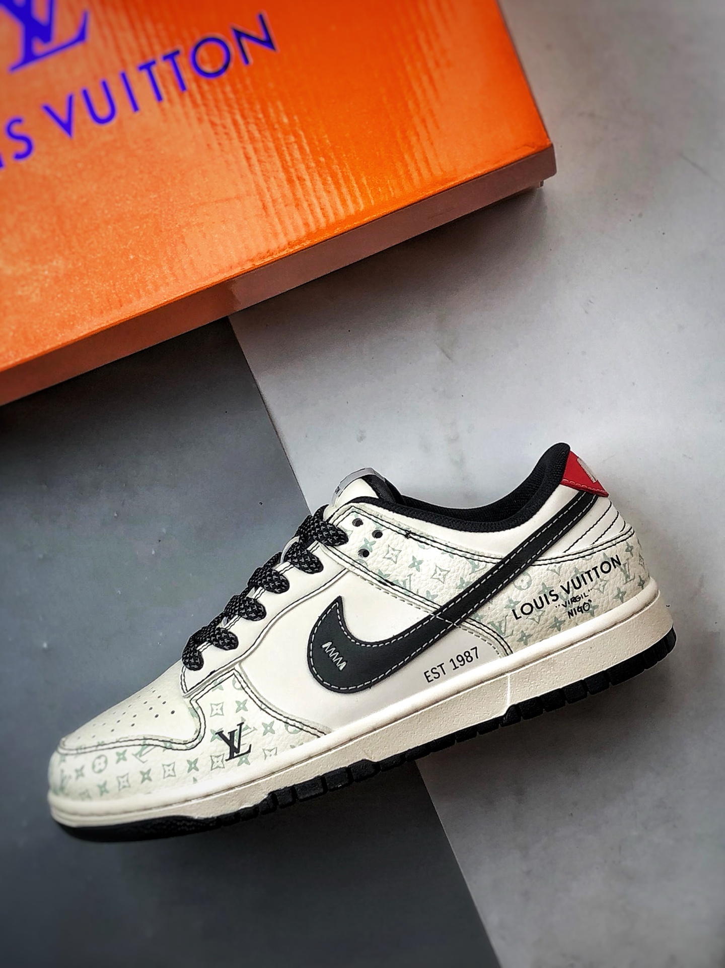 290 NK Dunk Low Retro ”DIY高端定制” LV印花米白黑钩 低帮休闲运动板鞋 YX5066-362-Chinese UA Cheap High Quatity Brand Clothes Bags handbags Sneakers wholesale wholesaler seller from China Factory suppliers Fashion Clothing Shoes best Quality Beautiful Price 290 NK Dunk Low Retro ”DIY高端定制” LV印花米白黑钩 低帮休闲运动板鞋 YX5066-362