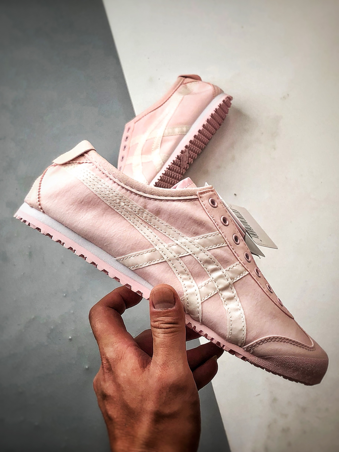 150 Asics 鬼冢虎 Mexico 66 Slip-On 帆布粉白 1183B603-700