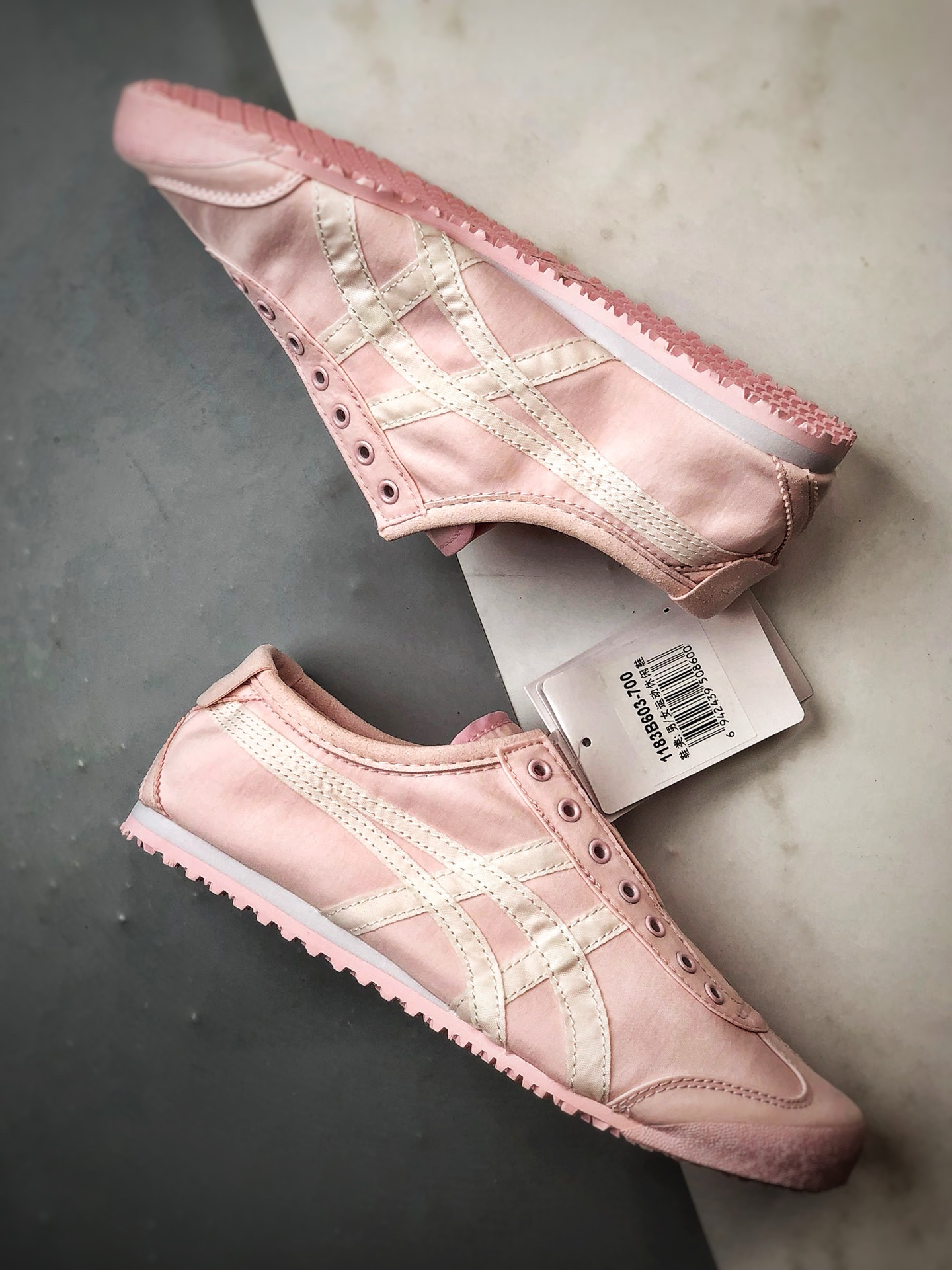 150 Asics 鬼冢虎 Mexico 66 Slip-On 帆布粉白 1183B603-700