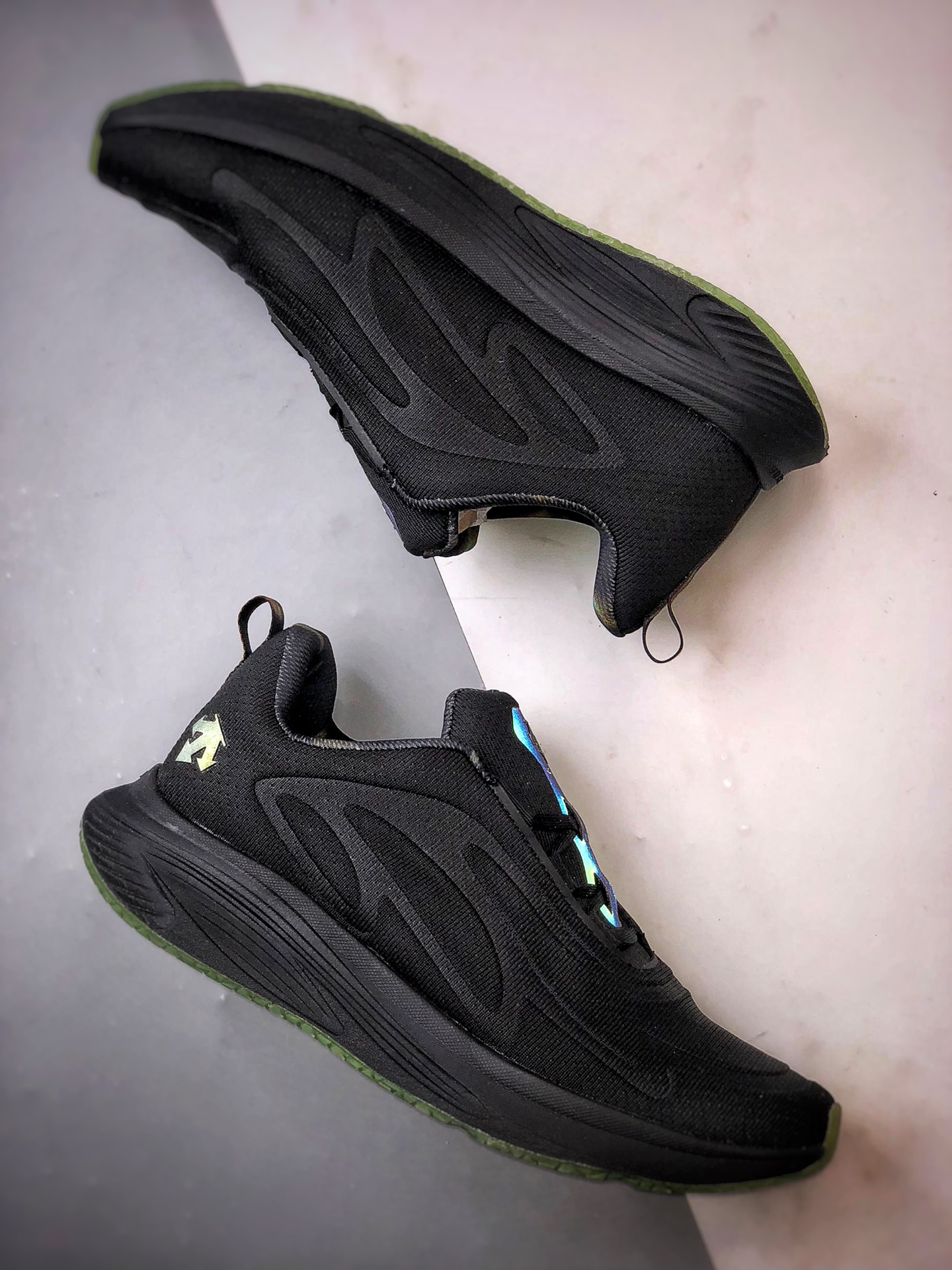 340 DESCENTE迪桑特 RUNNING 黑绿 时尚休闲运动覆盖防水男子越野跑鞋-Chinese UA Cheap High Quatity Brand Clothes Bags handbags Sneakers wholesale wholesaler seller from China Factory suppliers Fashion Clothing Shoes best Quality Beautiful Price 340 DESCENTE迪桑特 RUNNING 黑绿 时尚休闲运动覆盖防水男子越野跑鞋