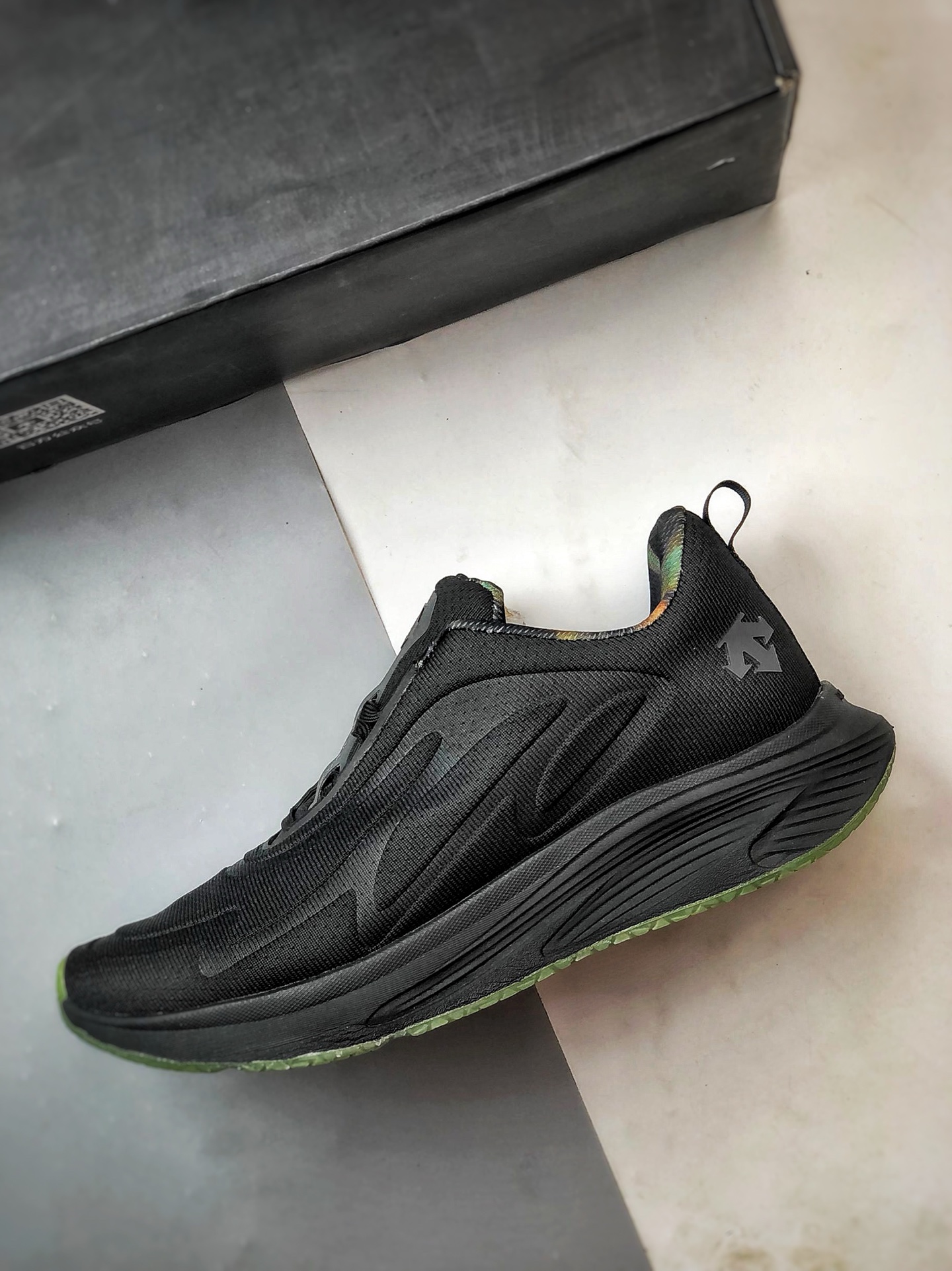 340 DESCENTE迪桑特 RUNNING 黑绿 时尚休闲运动覆盖防水男子越野跑鞋-Chinese UA Cheap High Quatity Brand Clothes Bags handbags Sneakers wholesale wholesaler seller from China Factory suppliers Fashion Clothing Shoes best Quality Beautiful Price 340 DESCENTE迪桑特 RUNNING 黑绿 时尚休闲运动覆盖防水男子越野跑鞋