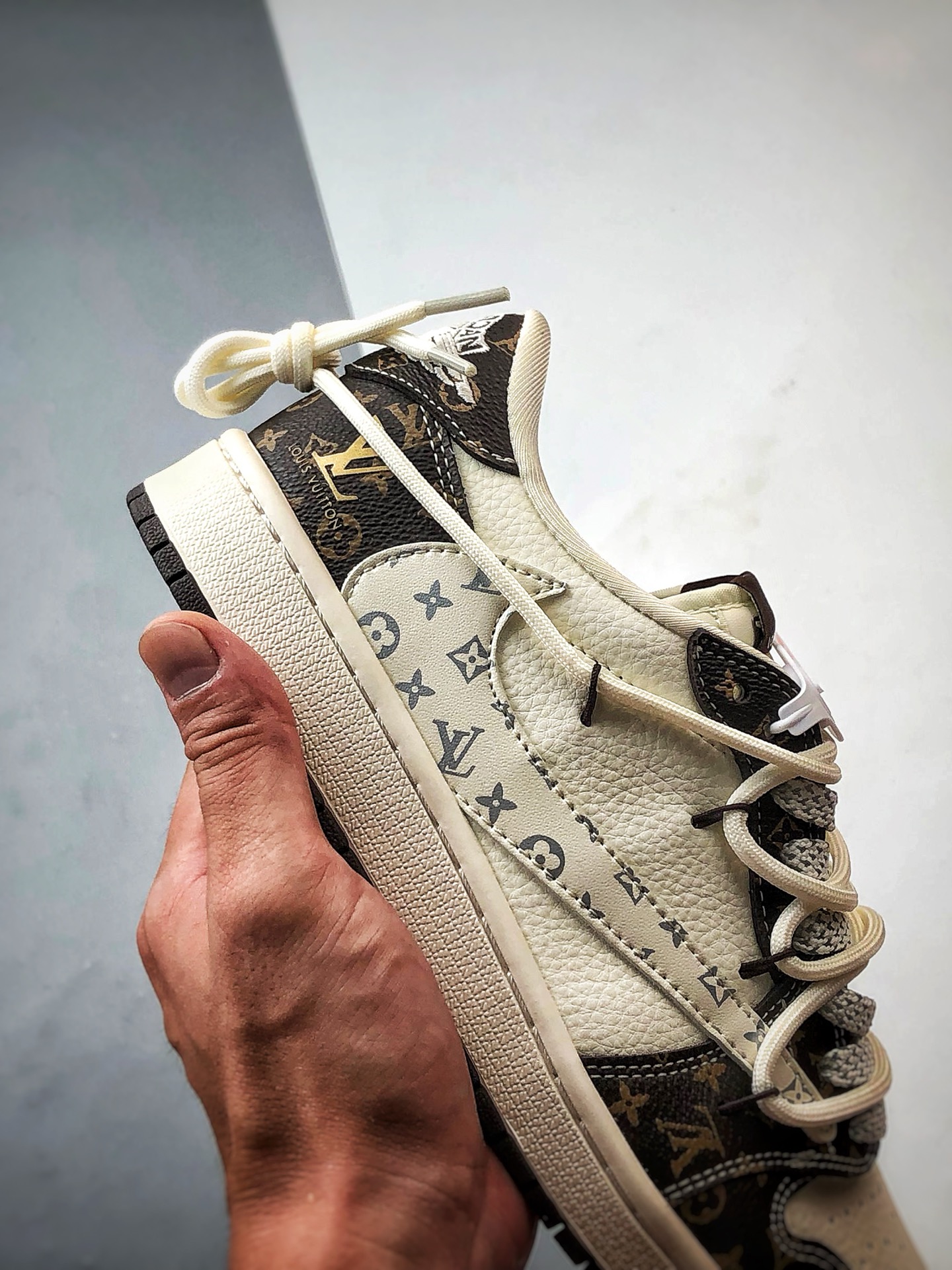 310 Air Jordan 1 Low OG ”高端定制” LV老花白棕倒钩解构 DM6868-101