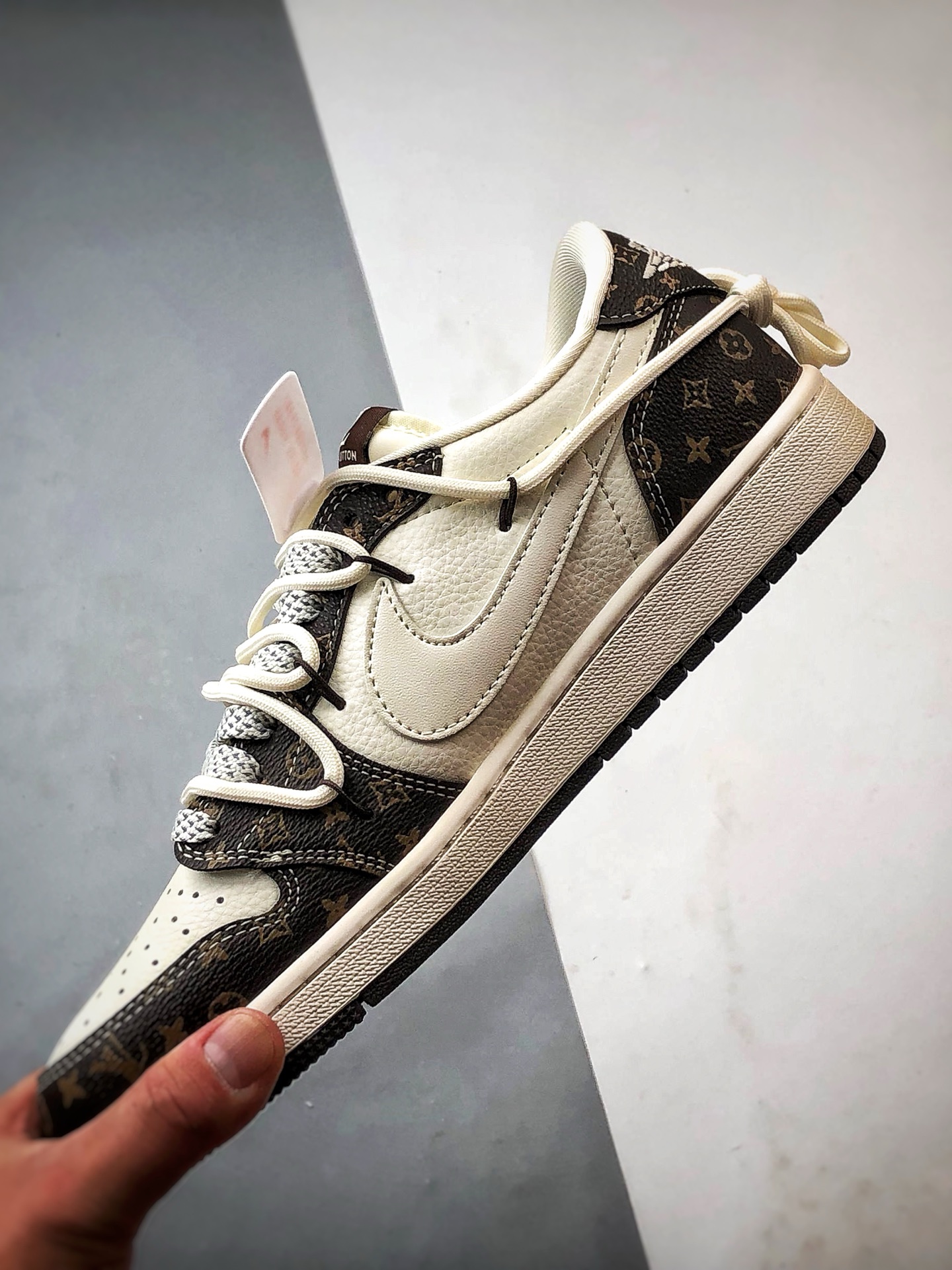 310 Air Jordan 1 Low OG ”高端定制” LV老花白棕倒钩解构 DM6868-101