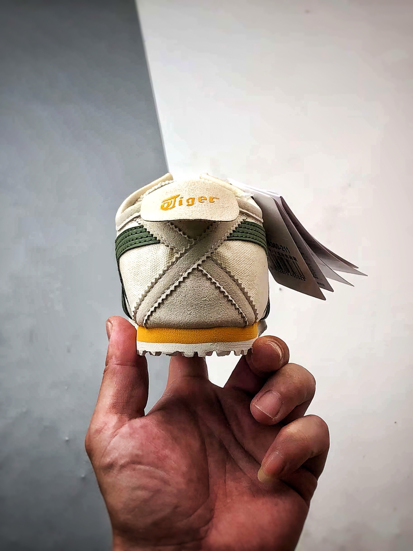 Asics 鬼冢虎 Mexico 66 Slip-On 帆布白棕绿 1183A360-211-莆田鞋,莆田鞋货源,高仿鞋,高仿鞋货源,安福档口,莆田高仿鞋,莆田鞋批发,高仿鞋批发,莆田高仿运动鞋,高仿运动鞋,莆田运动鞋 Asics 鬼冢虎 Mexico 66 Slip-On 帆布白棕绿 1183A360-211