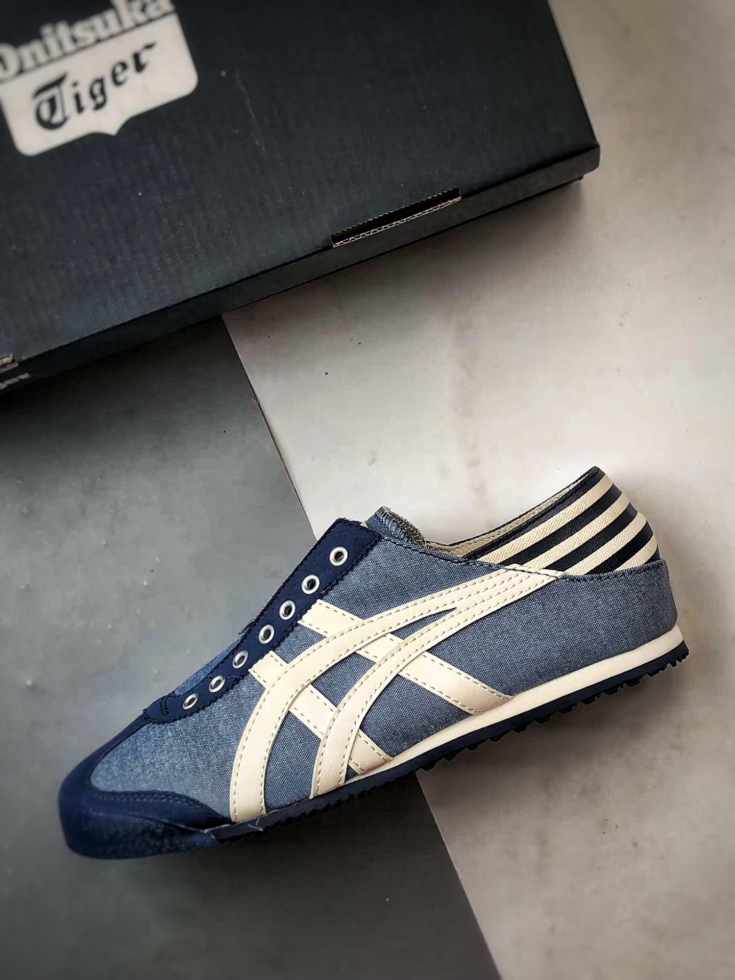 Asics 鬼冢虎 Mexico 66 Paraty 天蓝色 TH342N-4202