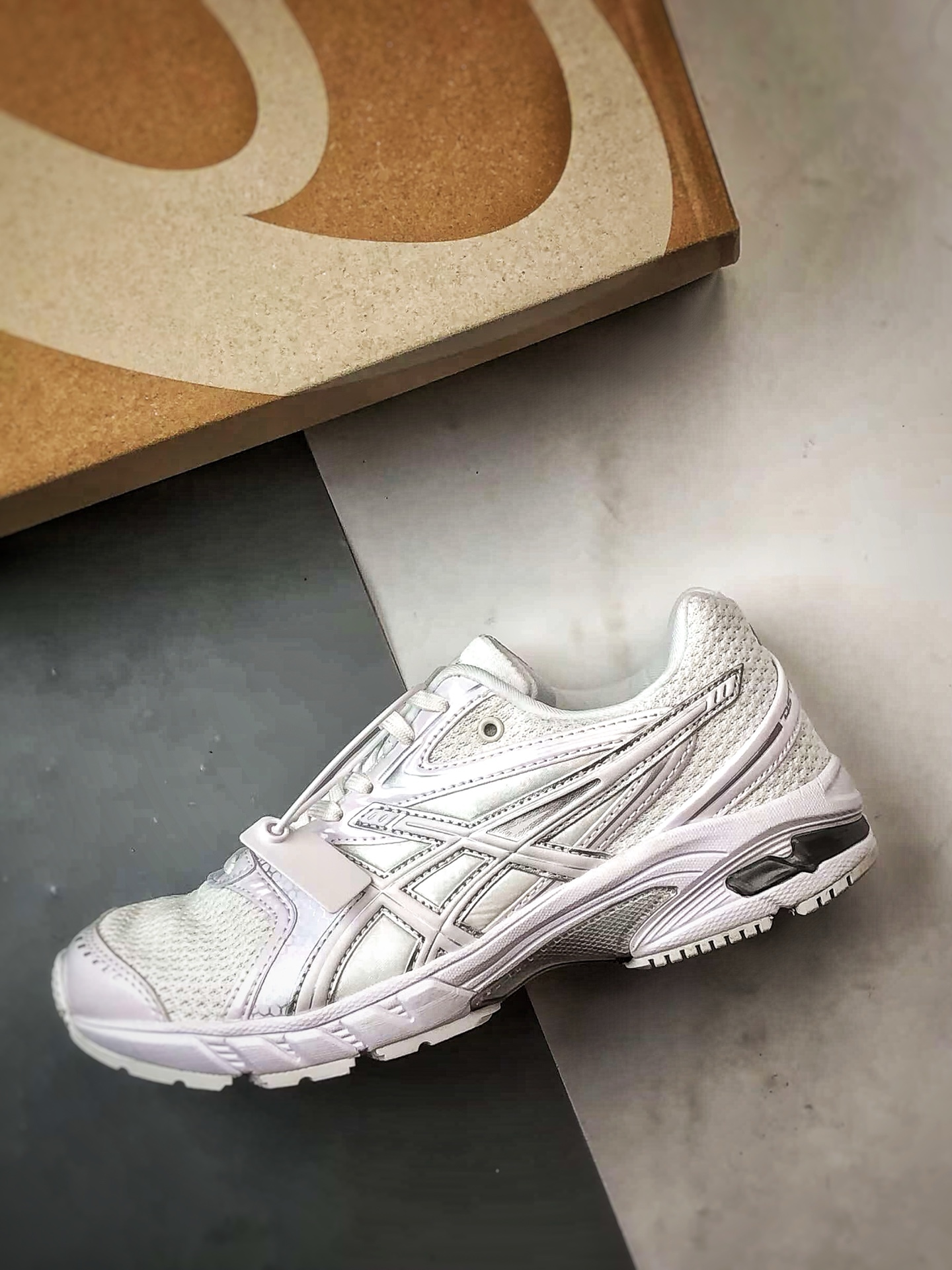 Asics Gel-DS Trainer 14 白色 轻量疾速训练竞速运动跑步鞋 1203A608-100-莆田鞋,莆田鞋货源,高仿鞋,高仿鞋货源,安福档口,莆田高仿鞋,莆田鞋批发,高仿鞋批发,莆田高仿运动鞋,高仿运动鞋,莆田运动鞋 Asics Gel-DS Trainer 14 白色 轻量疾速训练竞速运动跑步鞋 1203A608-100