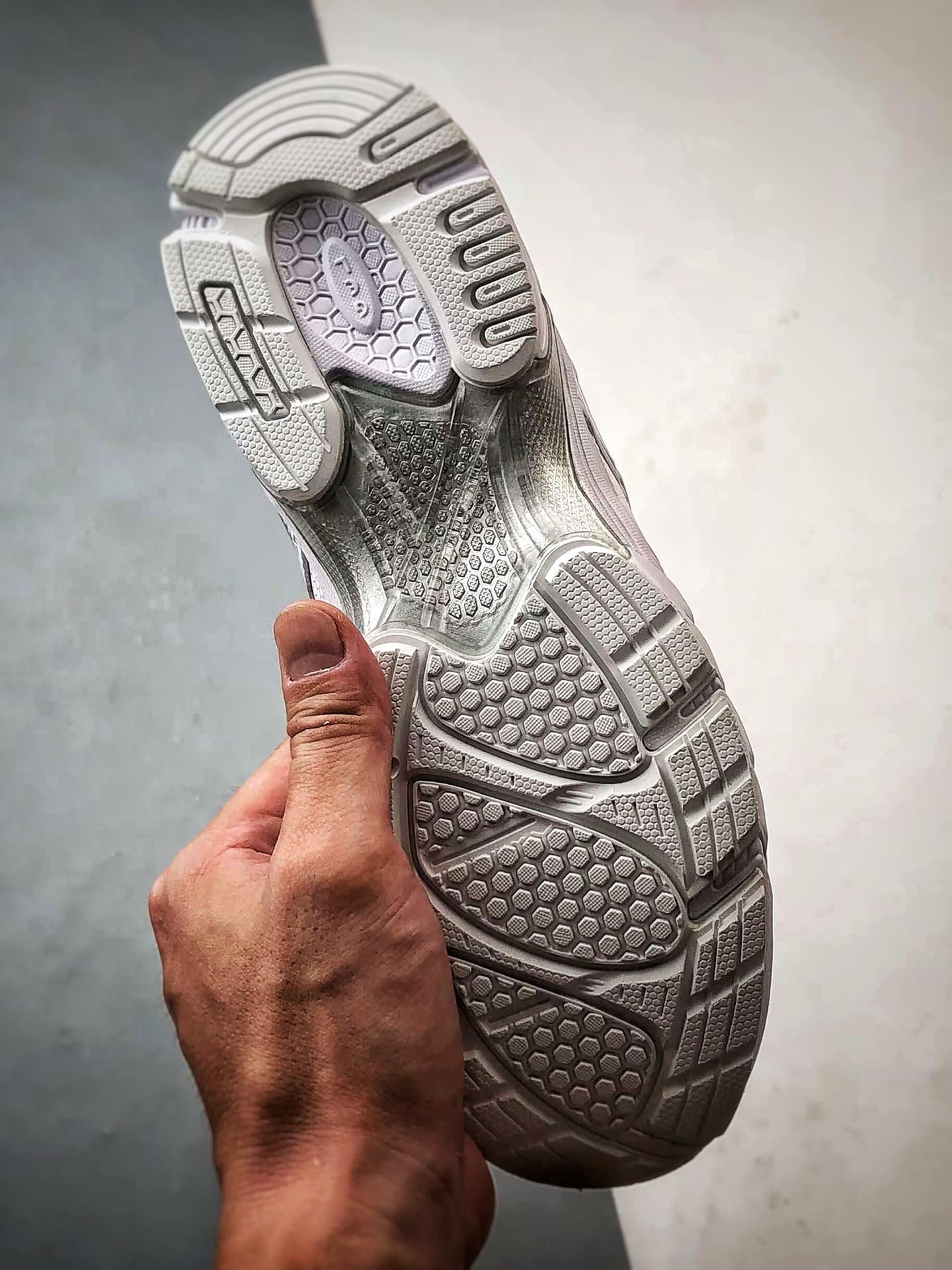 Asics Gel-DS Trainer 14 白色 轻量疾速训练竞速运动跑步鞋 1203A608-100-莆田鞋,莆田鞋货源,高仿鞋,高仿鞋货源,安福档口,莆田高仿鞋,莆田鞋批发,高仿鞋批发,莆田高仿运动鞋,高仿运动鞋,莆田运动鞋 Asics Gel-DS Trainer 14 白色 轻量疾速训练竞速运动跑步鞋 1203A608-100