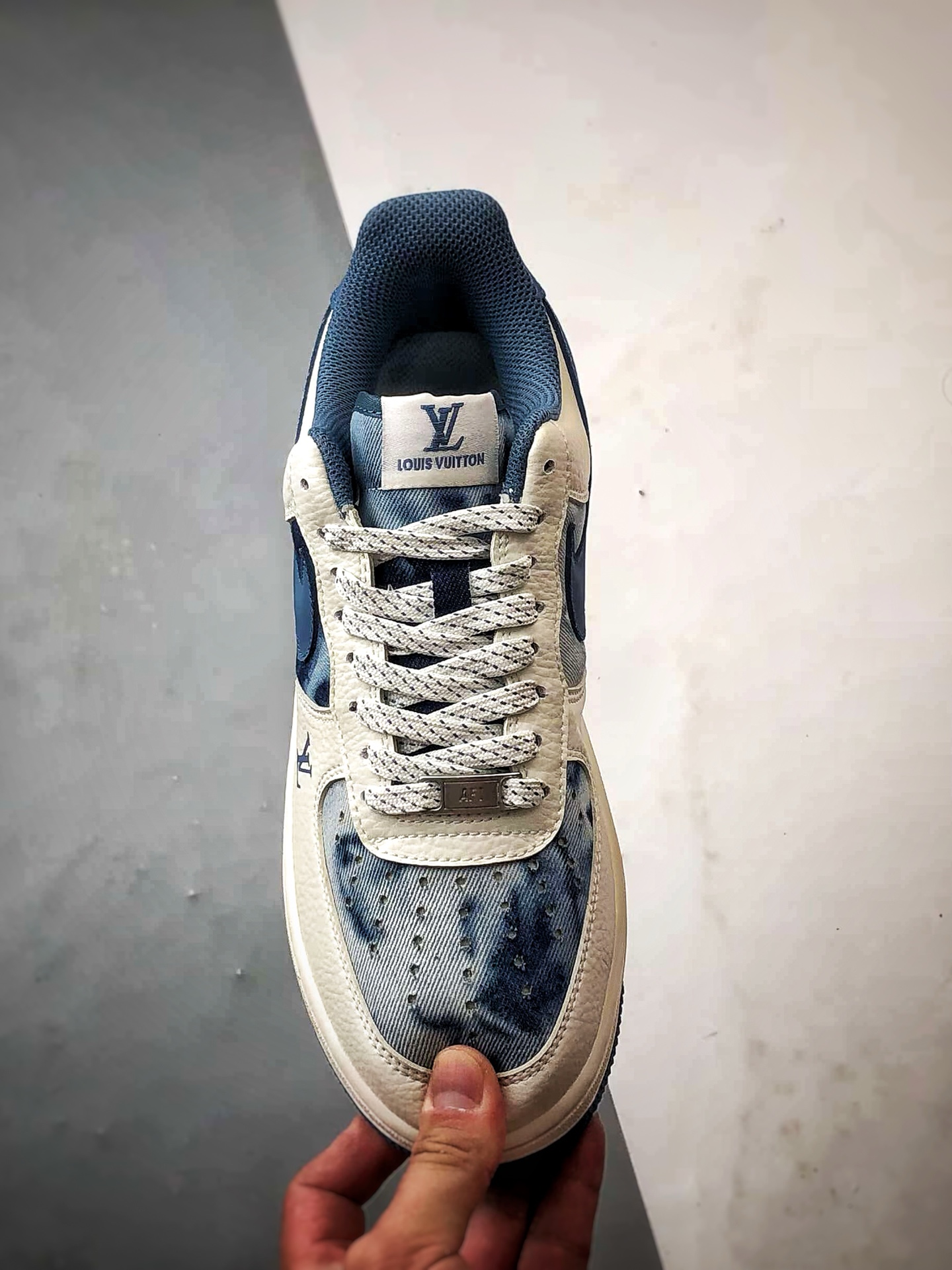 LV x Air Force 1 Low 扎染米白蓝 LW9279-019
