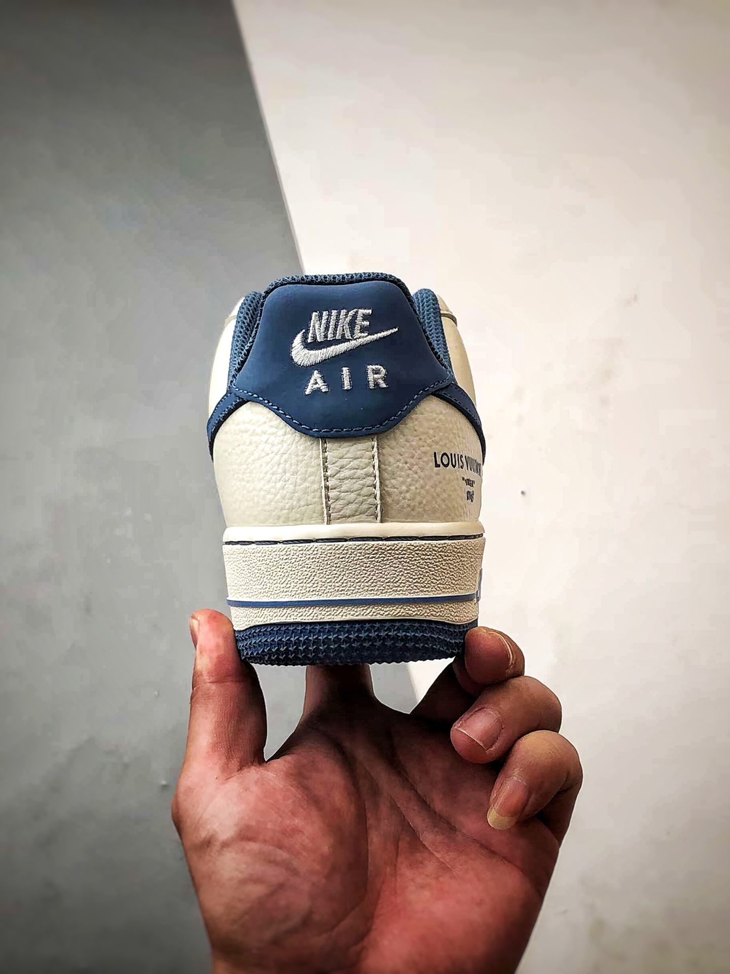 LV x Air Force 1 Low 扎染米白蓝 LW9279-019