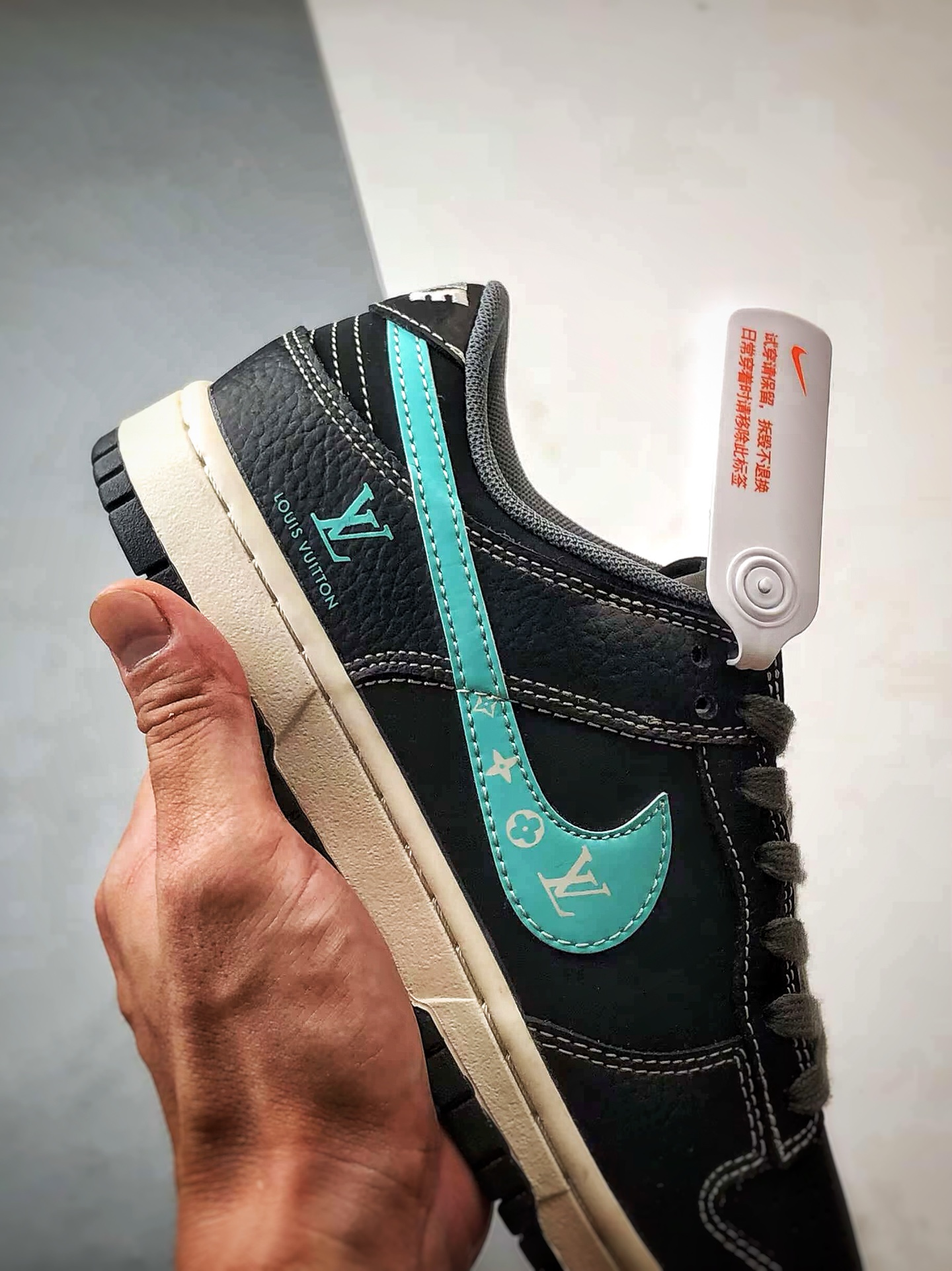 NK Dunk Low Retro ”DIY高端定制” LV黑蓝钩 低帮休闲运动板鞋 JP1648-033-莆田鞋,莆田鞋货源,高仿鞋,高仿鞋货源,安福档口,莆田高仿鞋,莆田鞋批发,高仿鞋批发,莆田高仿运动鞋,高仿运动鞋,莆田运动鞋 NK Dunk Low Retro ”DIY高端定制” LV黑蓝钩 低帮休闲运动板鞋 JP1648-033