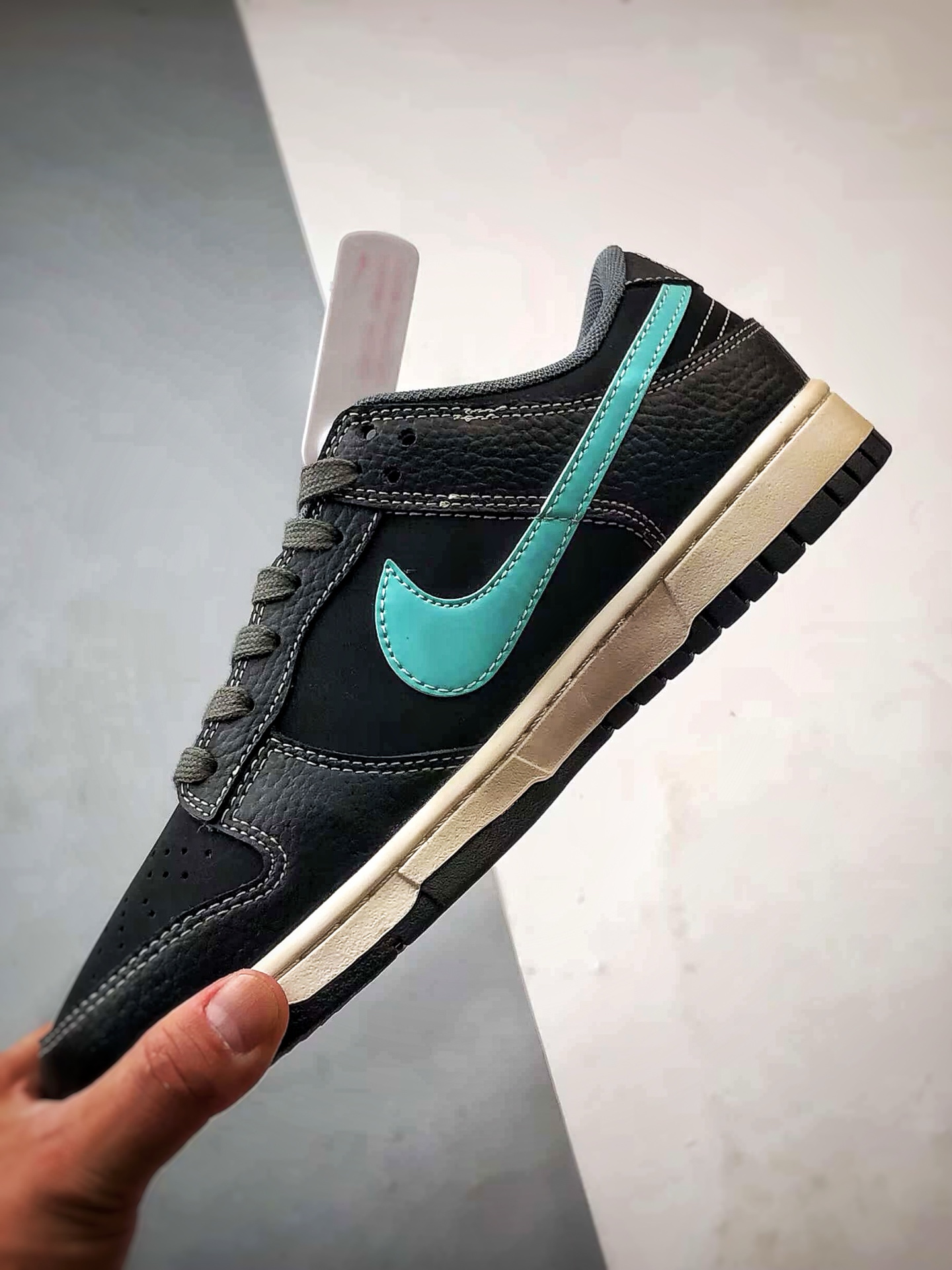 NK Dunk Low Retro ”DIY高端定制” LV黑蓝钩 低帮休闲运动板鞋 JP1648-033-莆田鞋,莆田鞋货源,高仿鞋,高仿鞋货源,安福档口,莆田高仿鞋,莆田鞋批发,高仿鞋批发,莆田高仿运动鞋,高仿运动鞋,莆田运动鞋 NK Dunk Low Retro ”DIY高端定制” LV黑蓝钩 低帮休闲运动板鞋 JP1648-033