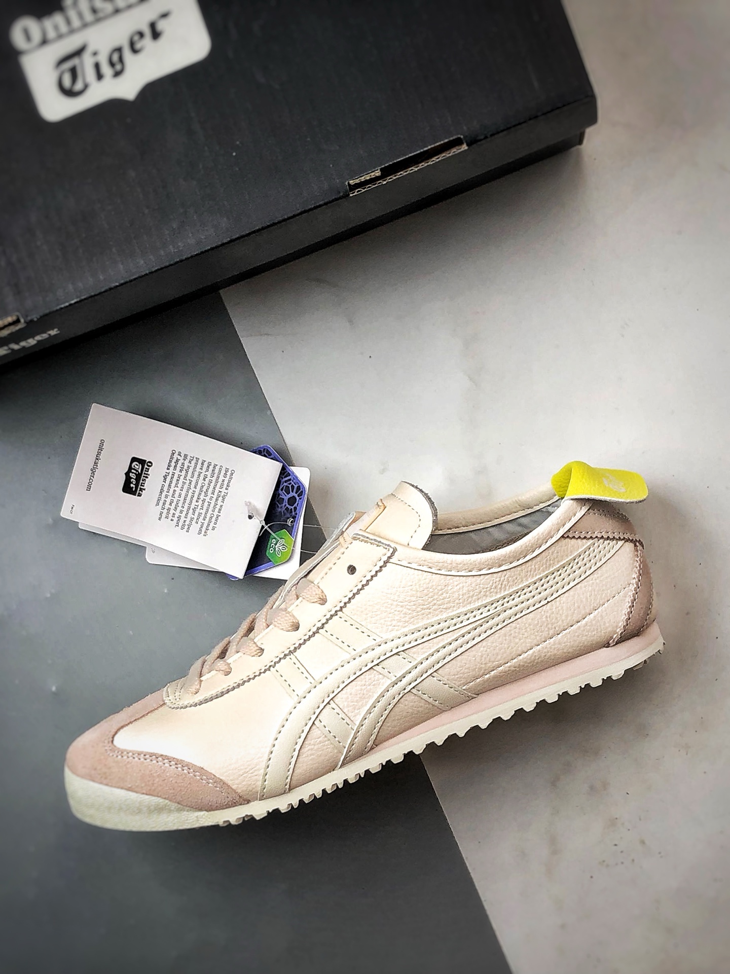 Asics 鬼冢虎 Mexico 66 淡粉色 1183C711-702