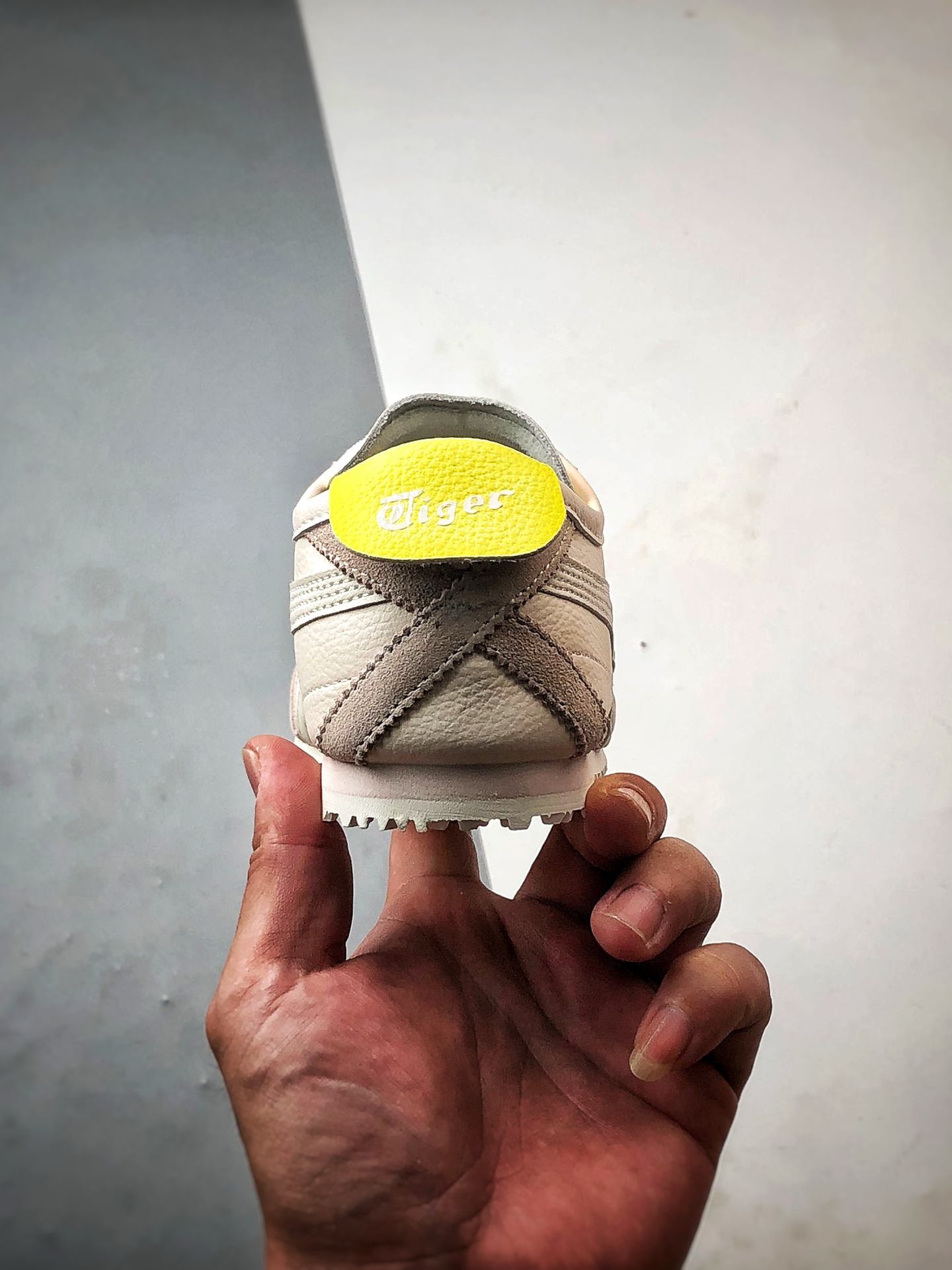 Asics 鬼冢虎 Mexico 66 淡粉色 1183C711-702