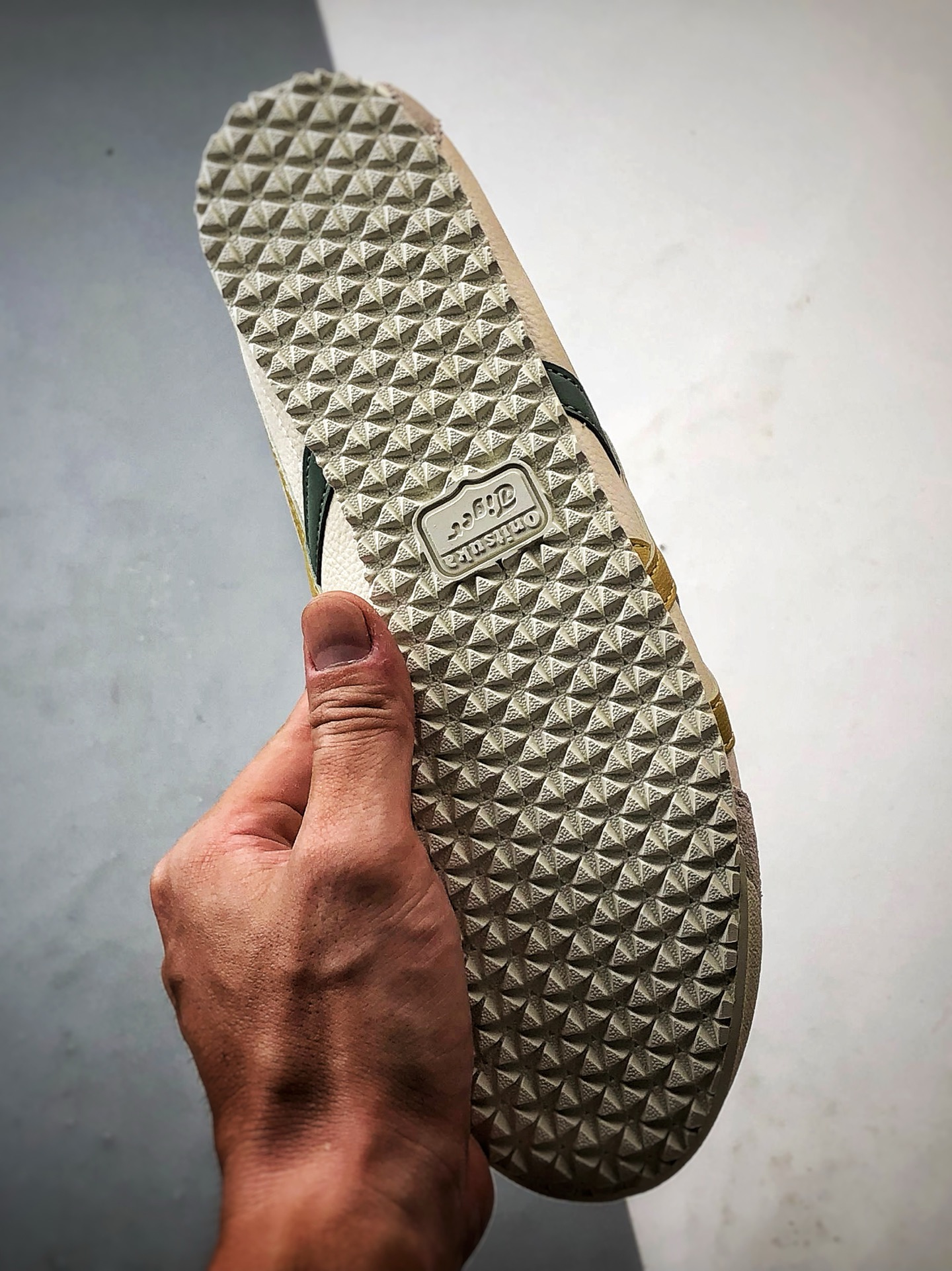 Asics 鬼冢虎 Mexico 66 米黄绿 1183A201-120