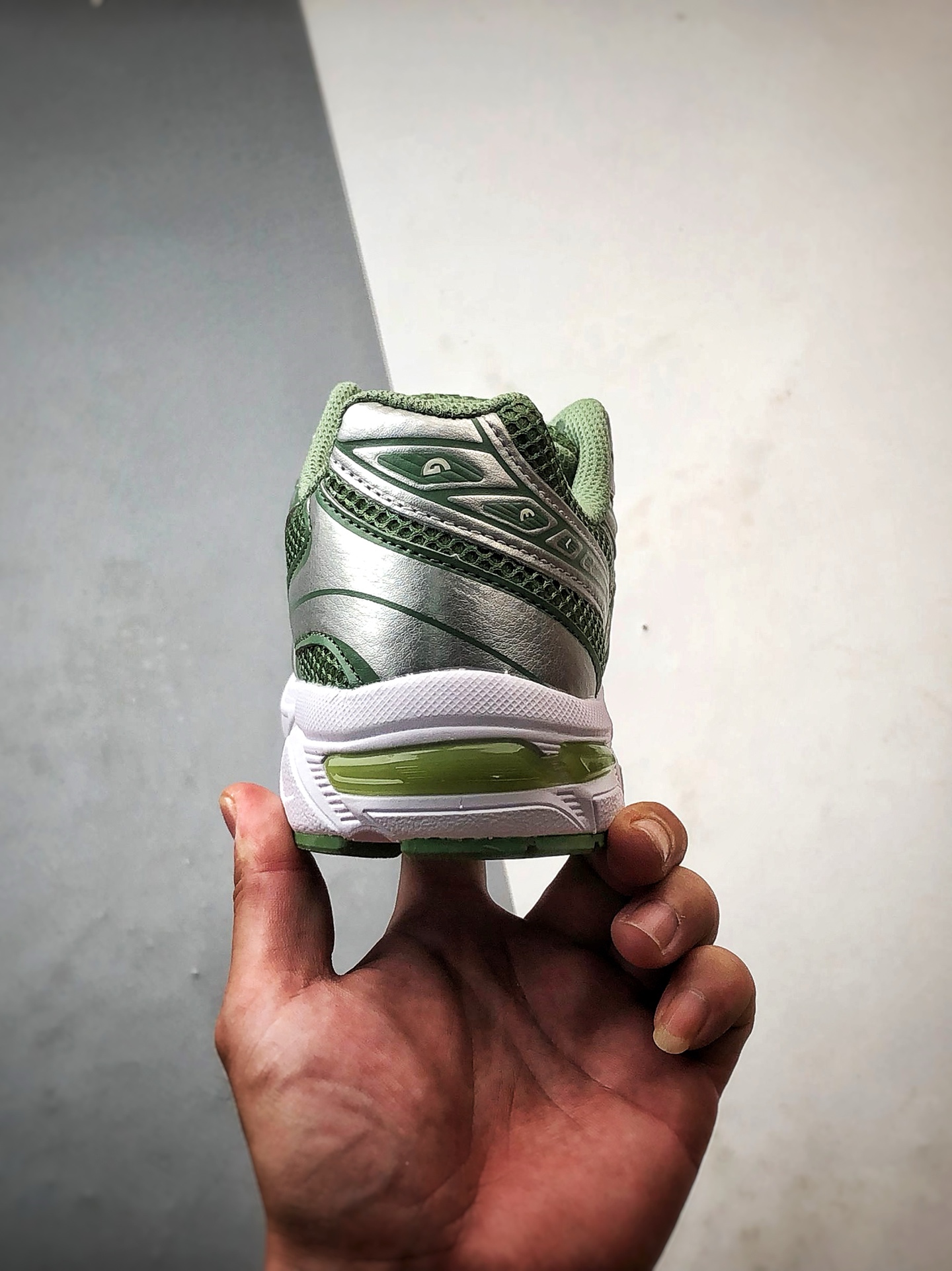 Asics Gel-1130 银绿色 亚瑟士轻便百搭休闲运动慢跑鞋 1203A842-300-莆田鞋,莆田鞋货源,高仿鞋,高仿鞋货源,安福档口,莆田高仿鞋,莆田鞋批发,高仿鞋批发,莆田高仿运动鞋,高仿运动鞋,莆田运动鞋 Asics Gel-1130 银绿色 亚瑟士轻便百搭休闲运动慢跑鞋 1203A842-300