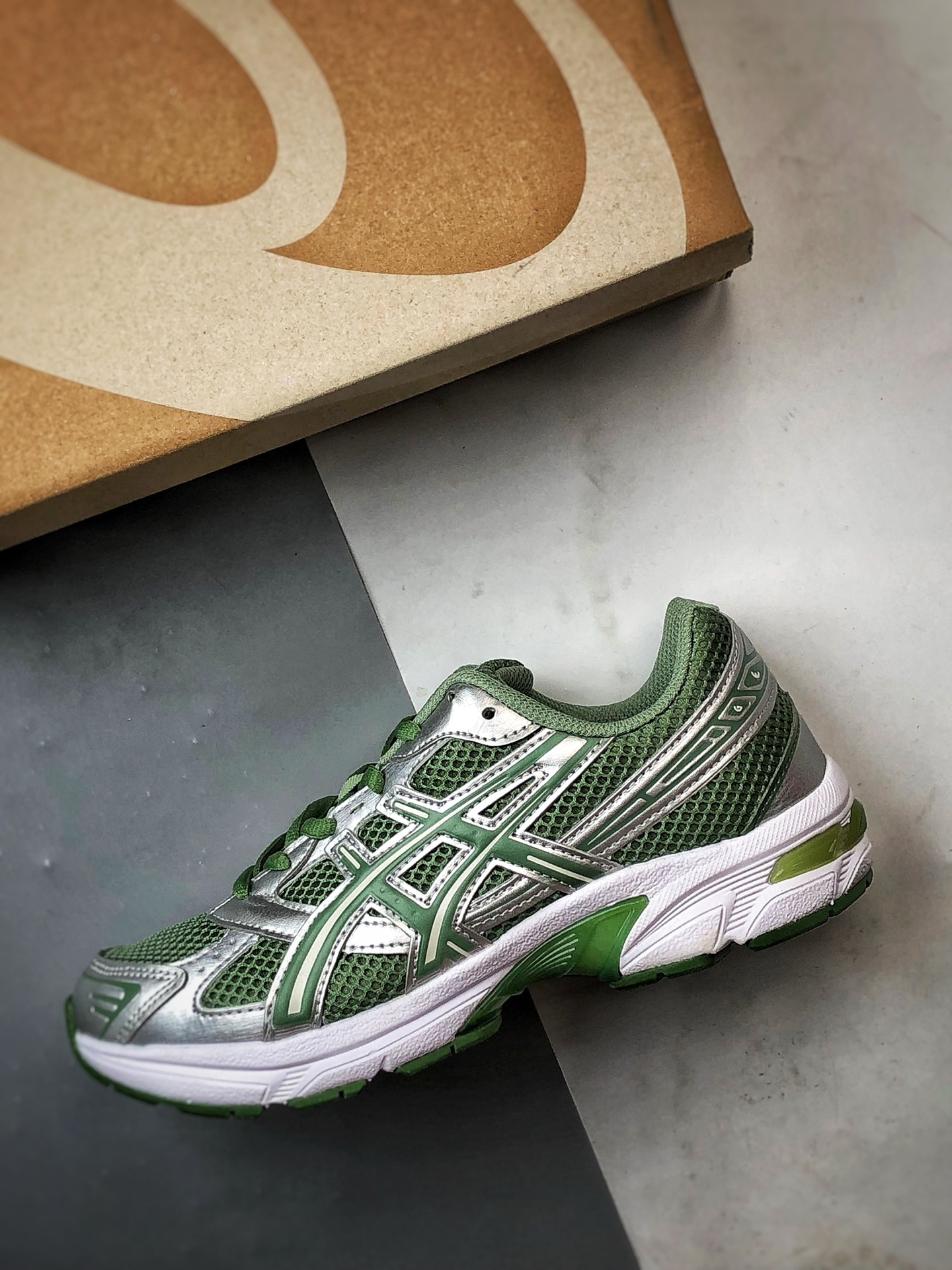 Asics Gel-1130 银绿色 亚瑟士轻便百搭休闲运动慢跑鞋 1203A842-300-莆田鞋,莆田鞋货源,高仿鞋,高仿鞋货源,安福档口,莆田高仿鞋,莆田鞋批发,高仿鞋批发,莆田高仿运动鞋,高仿运动鞋,莆田运动鞋 Asics Gel-1130 银绿色 亚瑟士轻便百搭休闲运动慢跑鞋 1203A842-300