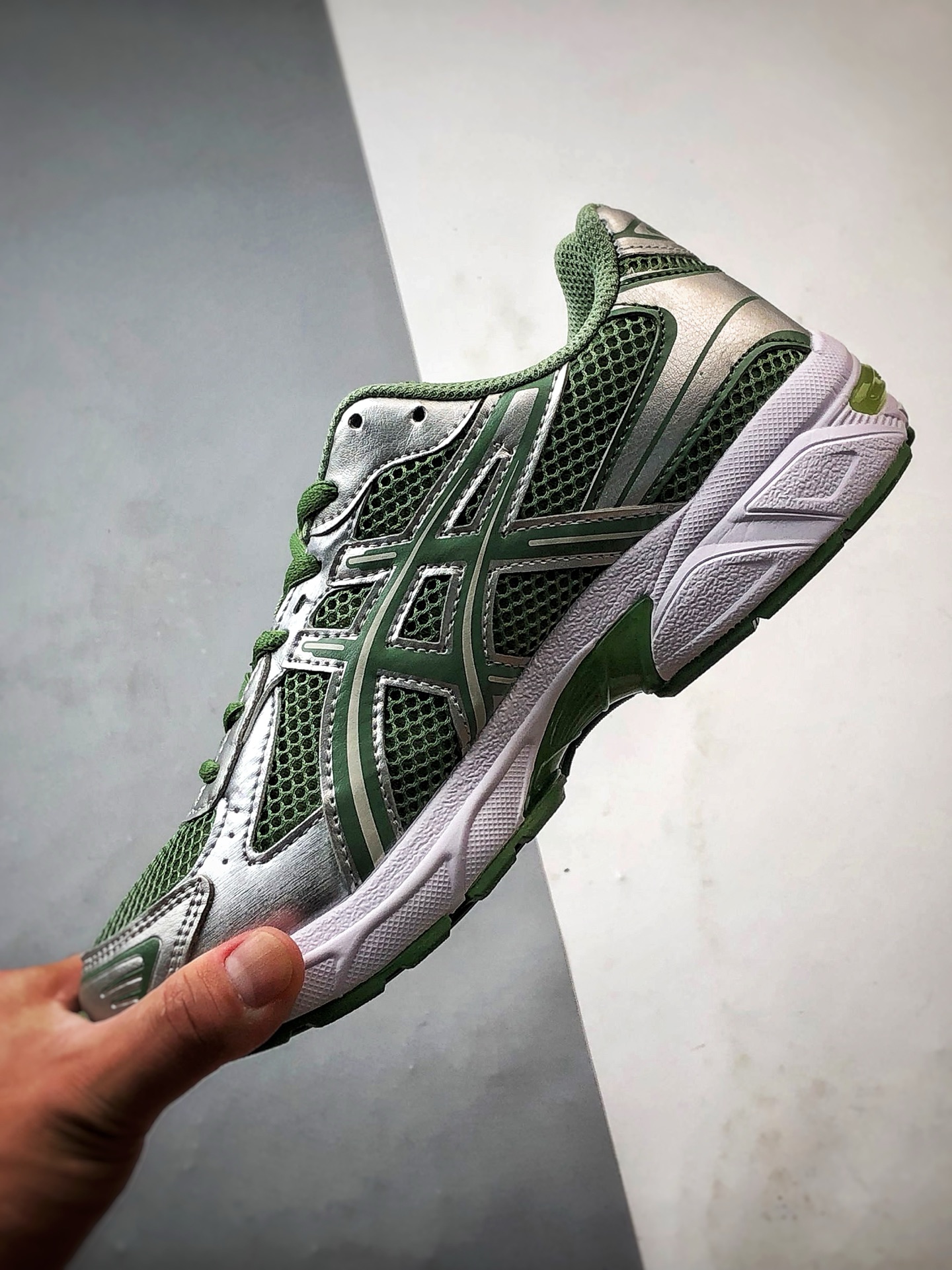 Asics Gel-1130 银绿色 亚瑟士轻便百搭休闲运动慢跑鞋 1203A842-300-莆田鞋,莆田鞋货源,高仿鞋,高仿鞋货源,安福档口,莆田高仿鞋,莆田鞋批发,高仿鞋批发,莆田高仿运动鞋,高仿运动鞋,莆田运动鞋 Asics Gel-1130 银绿色 亚瑟士轻便百搭休闲运动慢跑鞋 1203A842-300