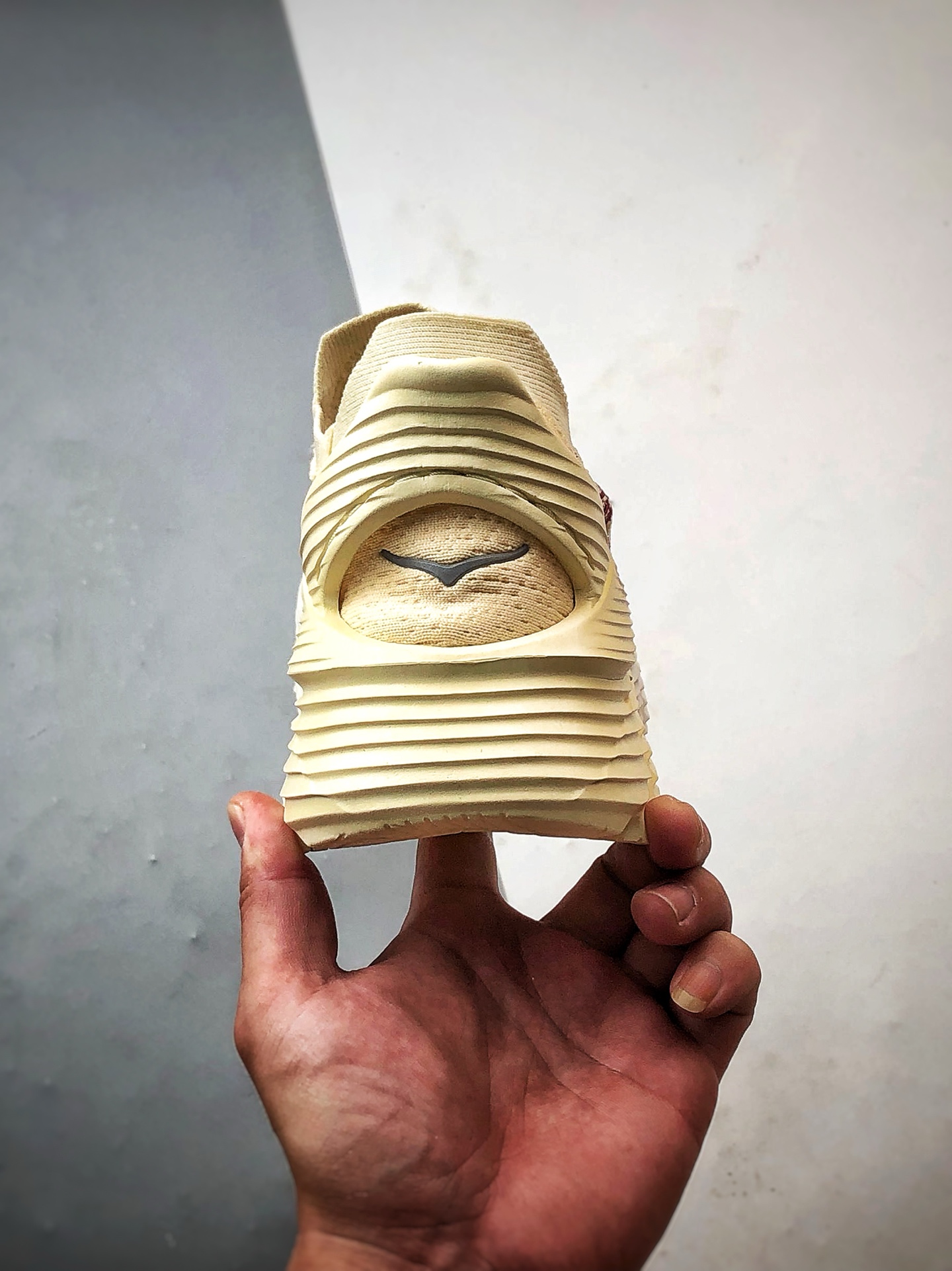 Paria Farzaneh x Hoka One One Restore Chukka 奶白色 联名舒适防滑休闲城市通勤机能跑步鞋 1169090-CRM-莆田鞋,莆田鞋货源,高仿鞋,高仿鞋货源,安福档口,莆田高仿鞋,莆田鞋批发,高仿鞋批发,莆田高仿运动鞋,高仿运动鞋,莆田运动鞋 Paria Farzaneh x Hoka One One Restore Chukka 奶白色 联名舒适防滑休闲城市通勤机能跑步鞋 1169090-CRM