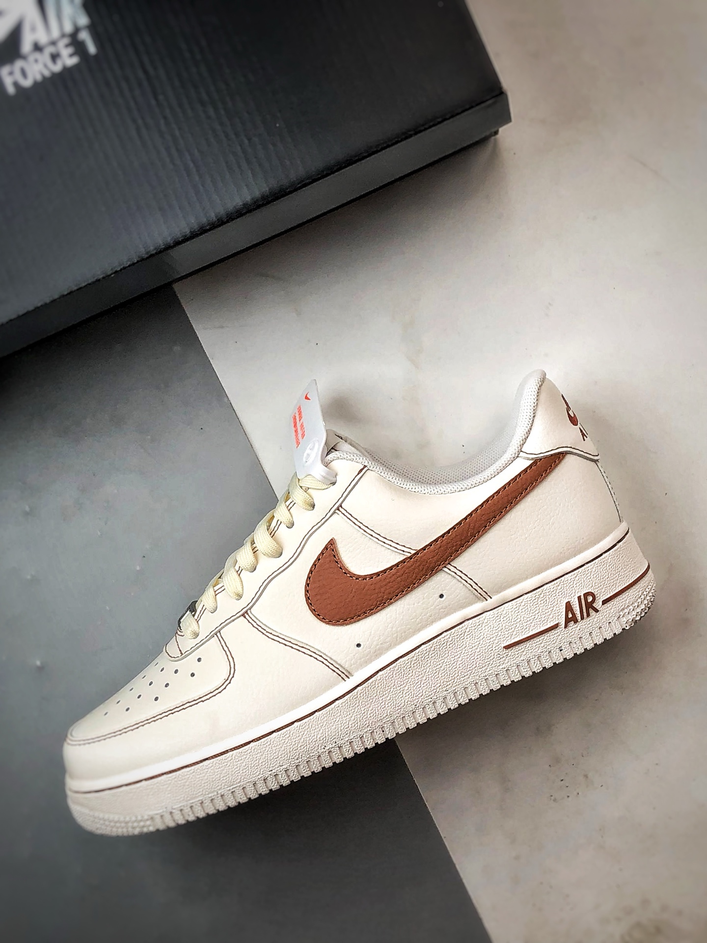 Air Force 1 '07 Low 米棕色 HQ2037-101