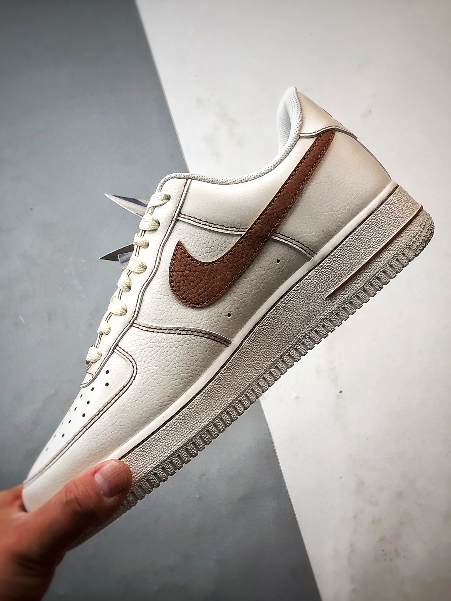 Air Force 1 '07 Low 米棕色 HQ2037-101