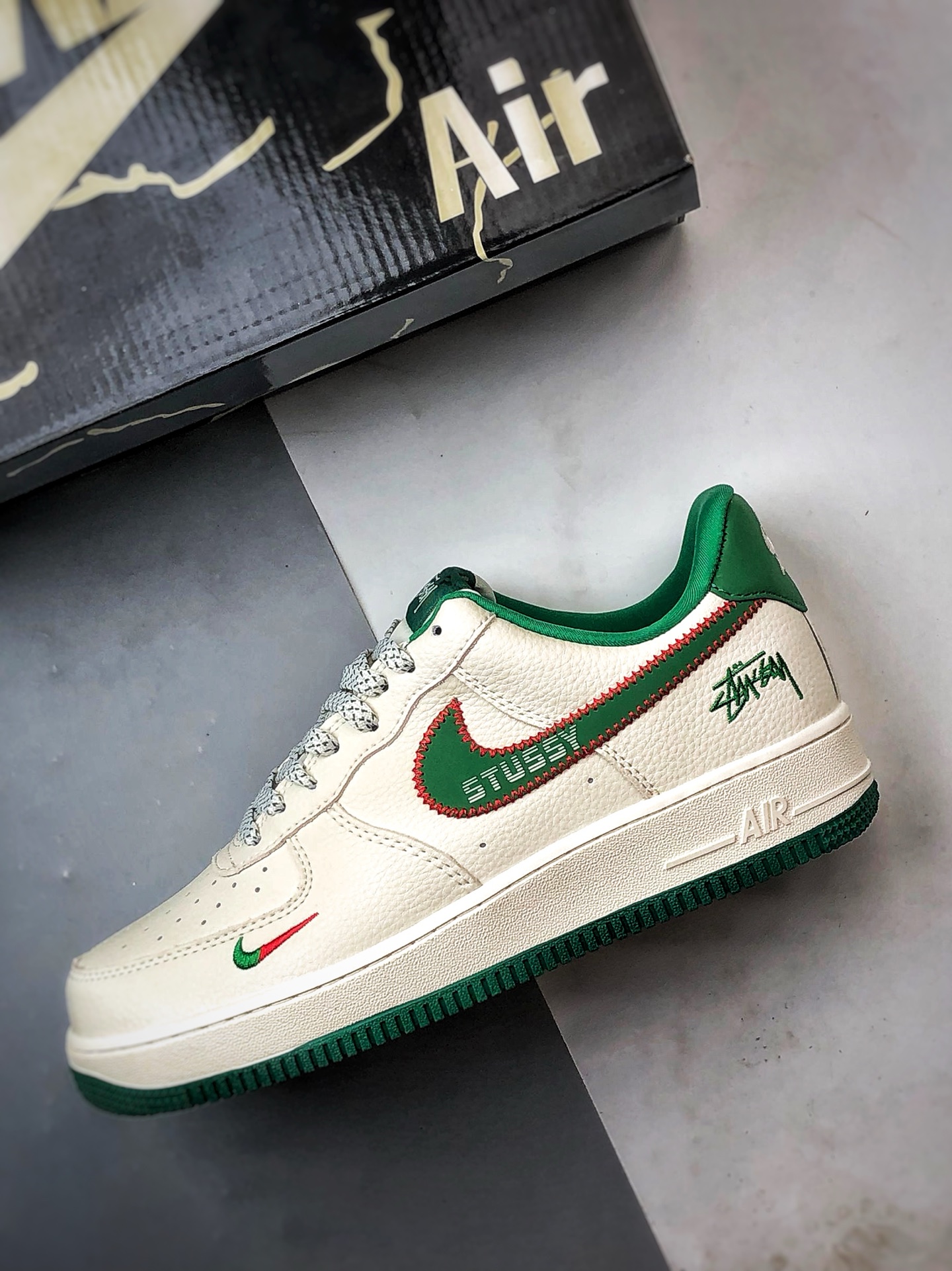 Stussy x Air Force 1 Low 米绿红 KJ1688-002