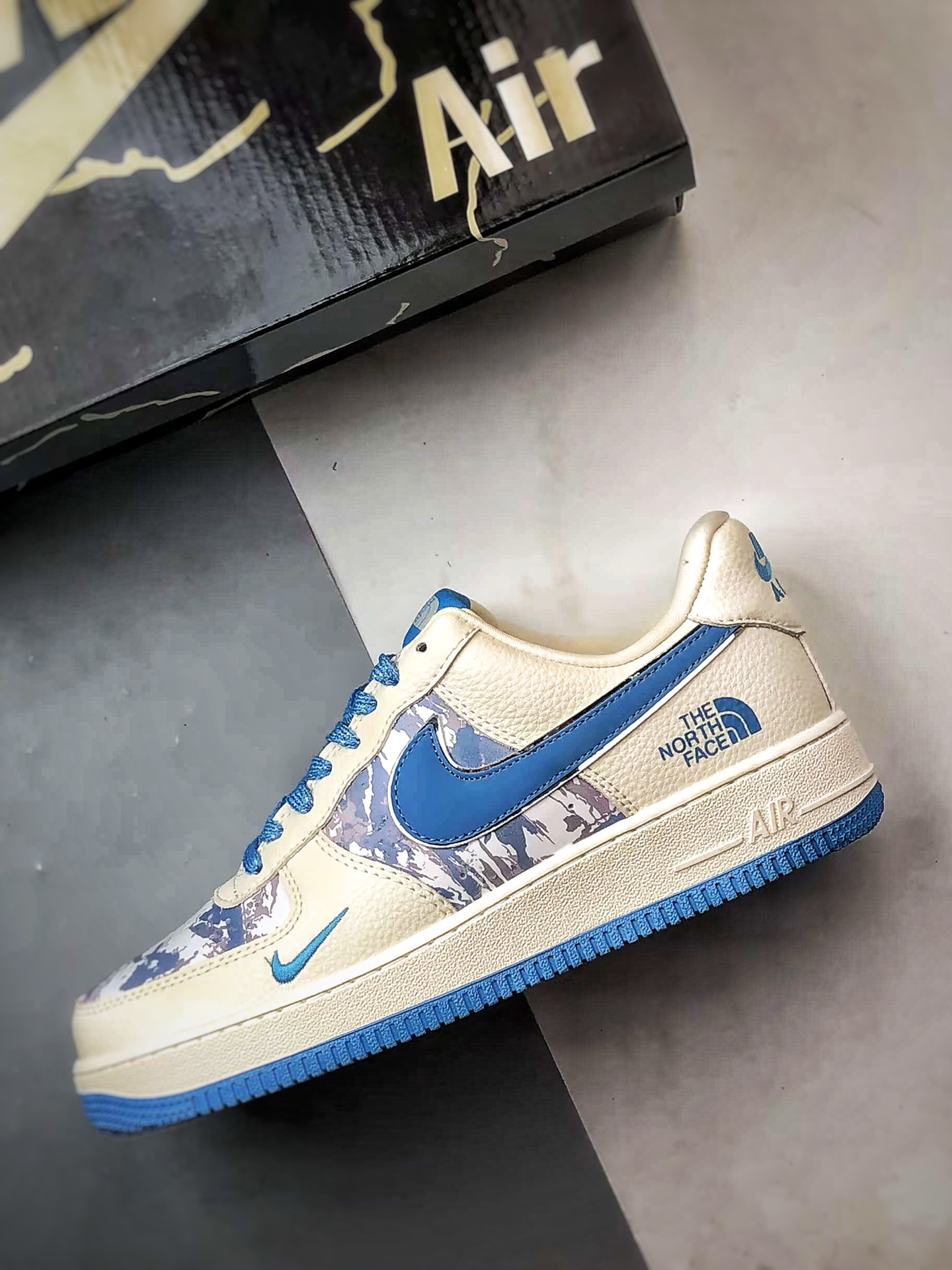 TNF x Air Force 1 Low 雪山涂鸦米白蓝 KJ1688-003