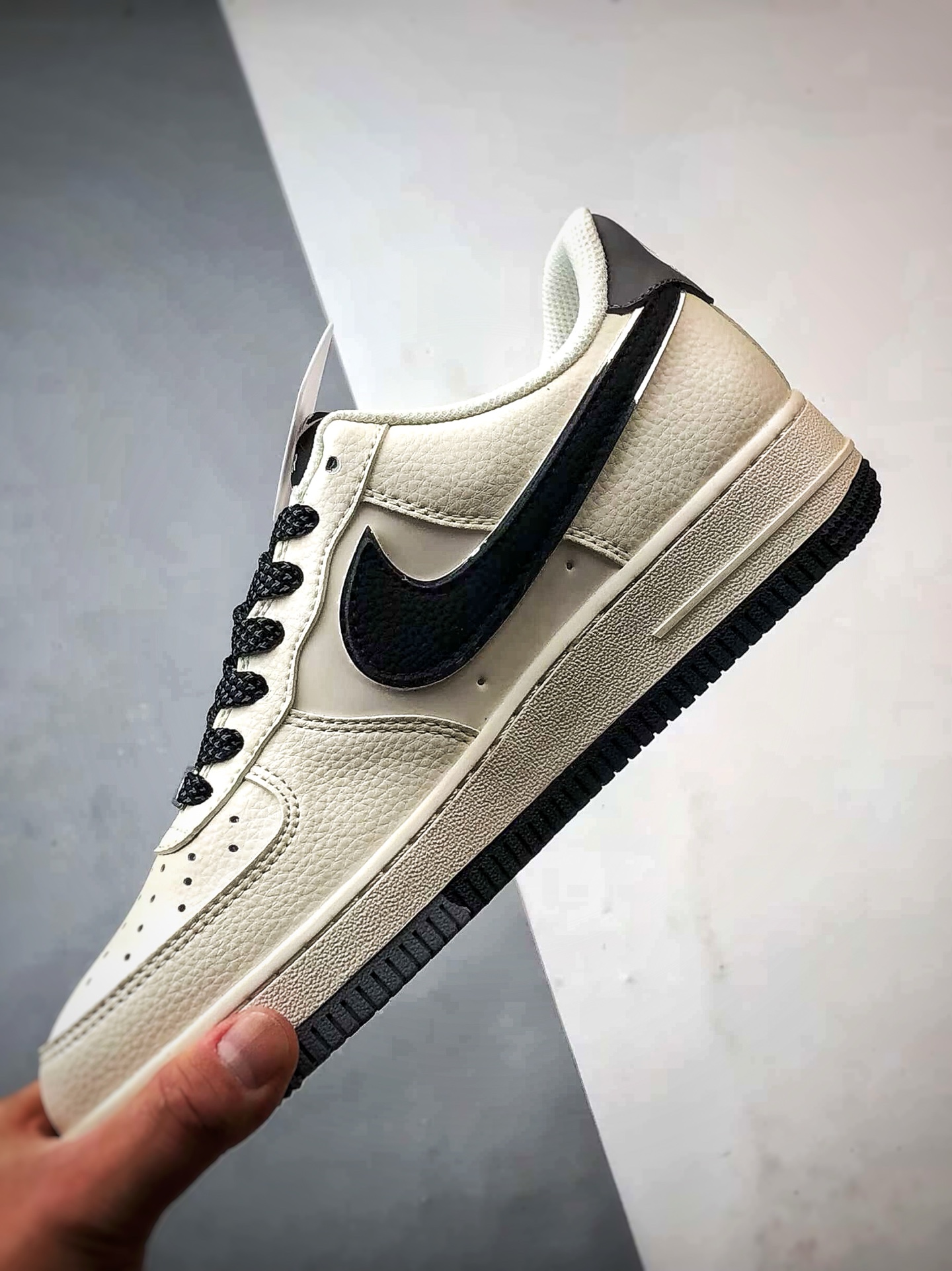 OW x Air Force 1 Low 米白黑 QW5836-005