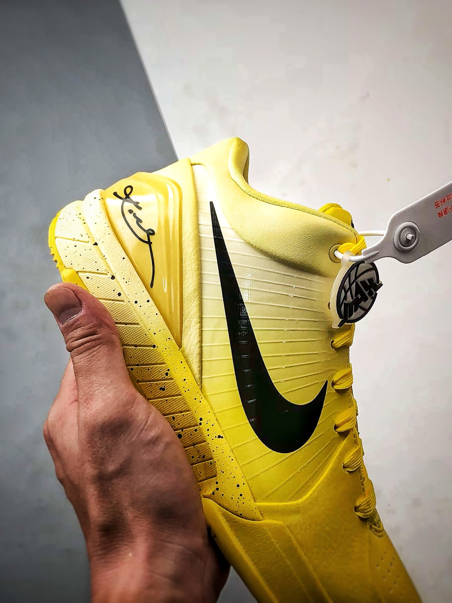 NK Zoom Kobe 4 protro ”CHBL” 灭世纯原 科比4代 耐高亮黄配色 IH0587-700