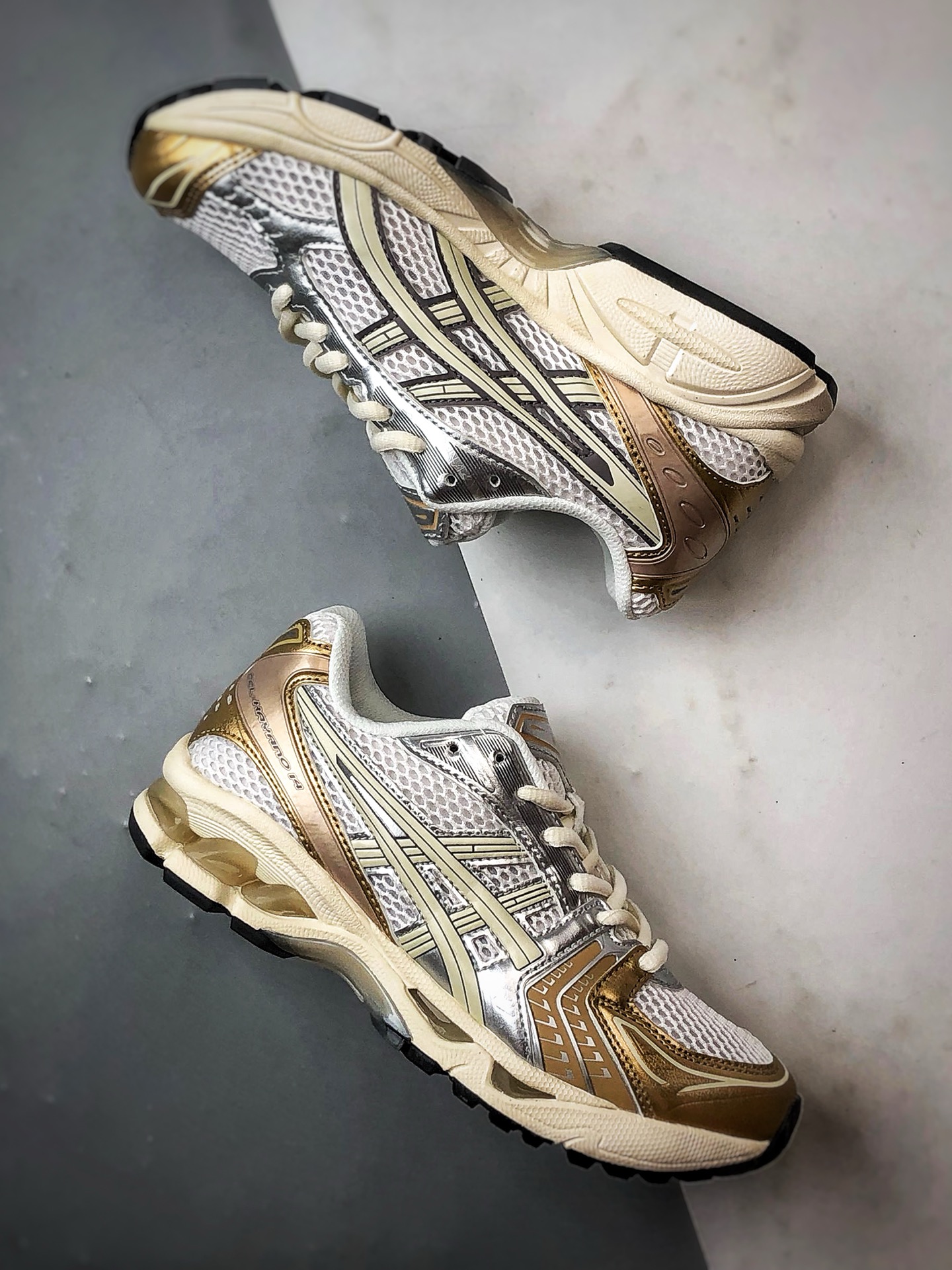 Asics Gel-Kayano 14 金银白 亚瑟士14代 纳米纤维气垫百搭休闲运动慢跑鞋 1203A537-104