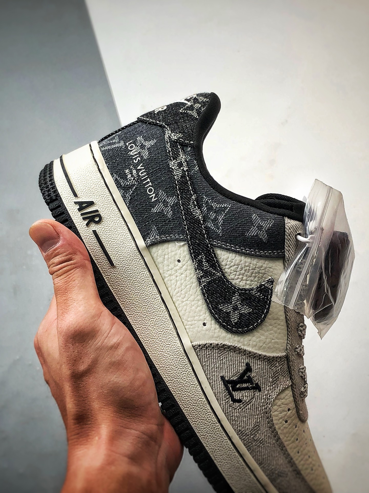 LV x Air Force 1 Low 白黑灰牛仔 SC0601-550