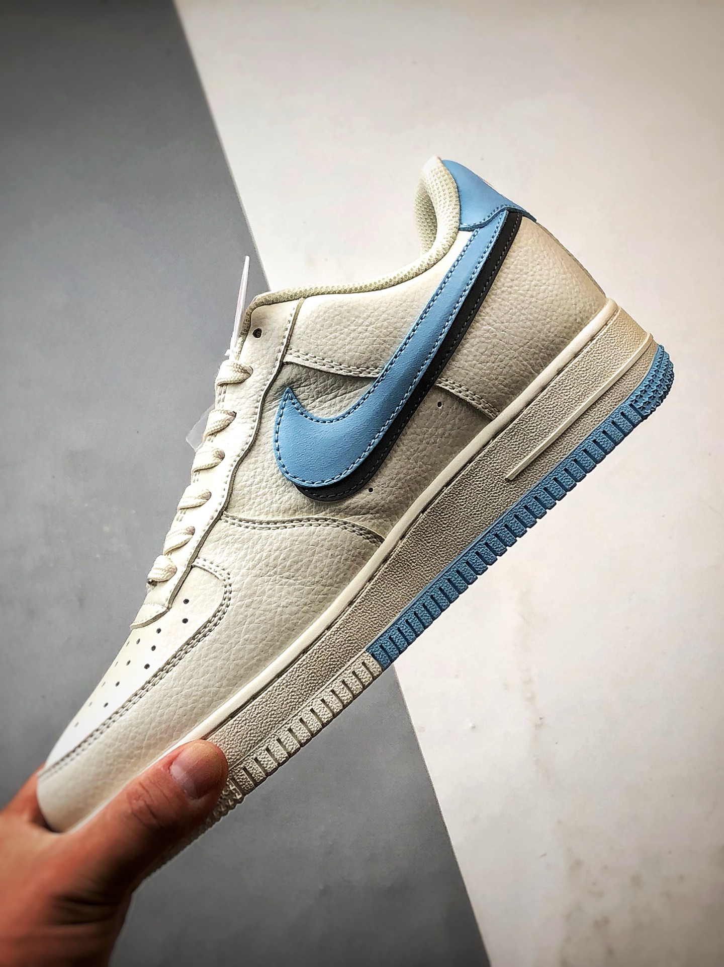 LV x Air Force 1 Low 白蓝黑双钩 CS5288-028