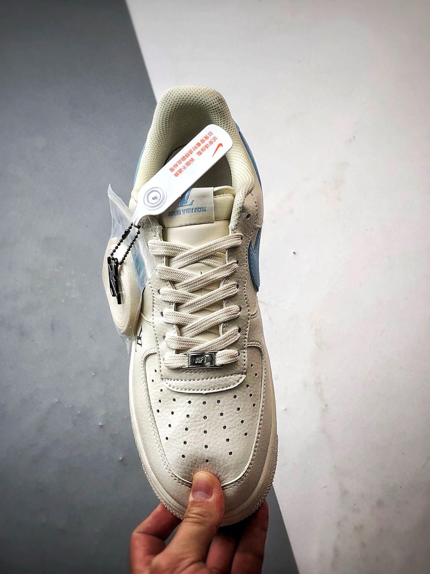 LV x Air Force 1 Low 白蓝黑双钩 CS5288-028