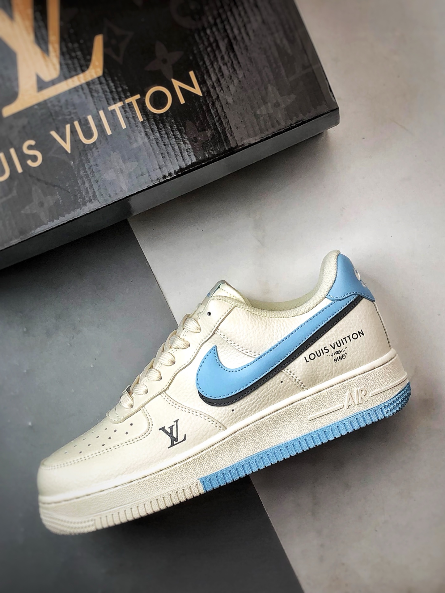 LV x Air Force 1 Low 白蓝黑双钩 CS5288-028