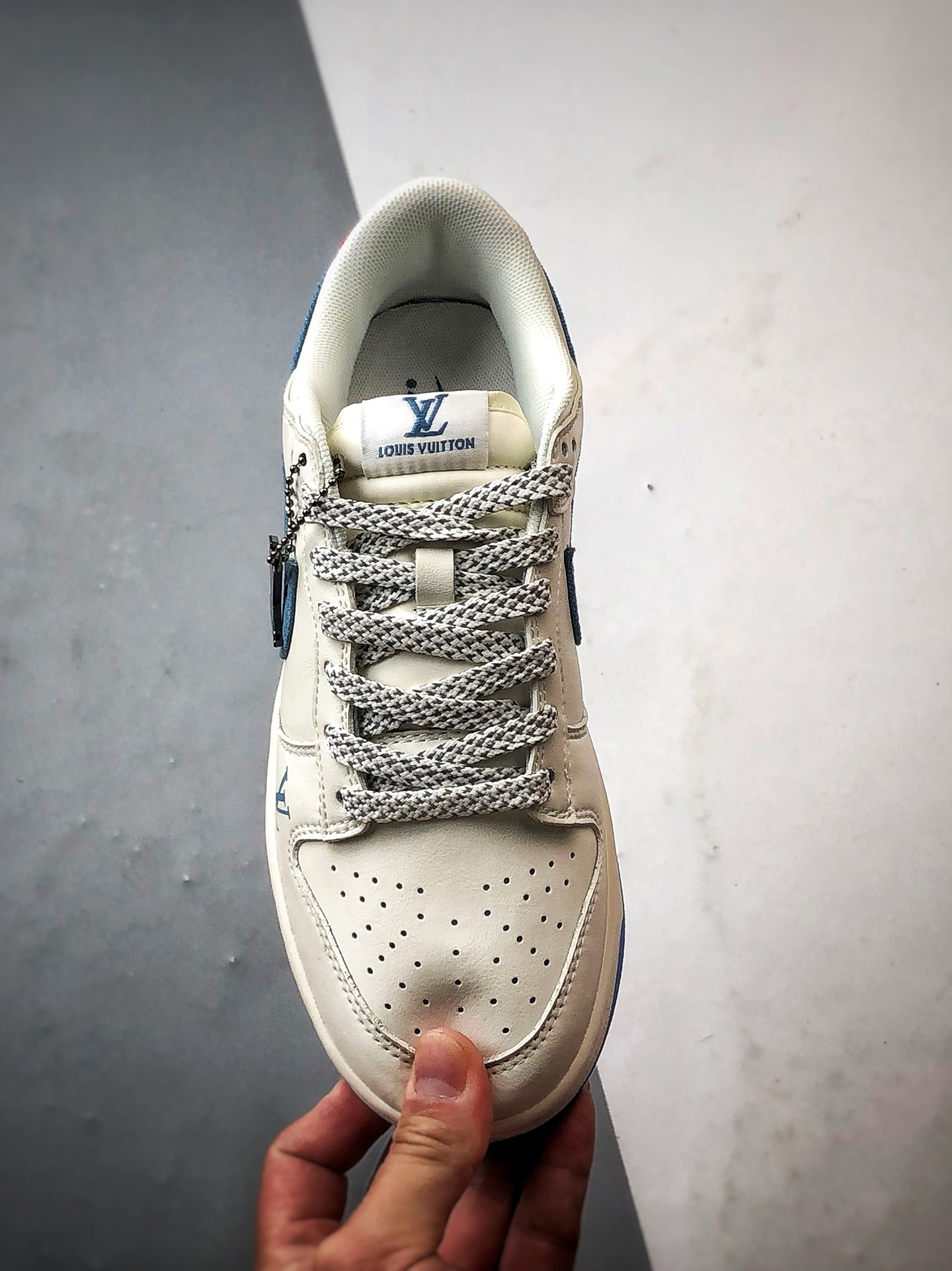 NK Dunk Low Retro ”DIY高端定制” LV米白蓝牛仔钩 低帮休闲运动板鞋 SM6668-101