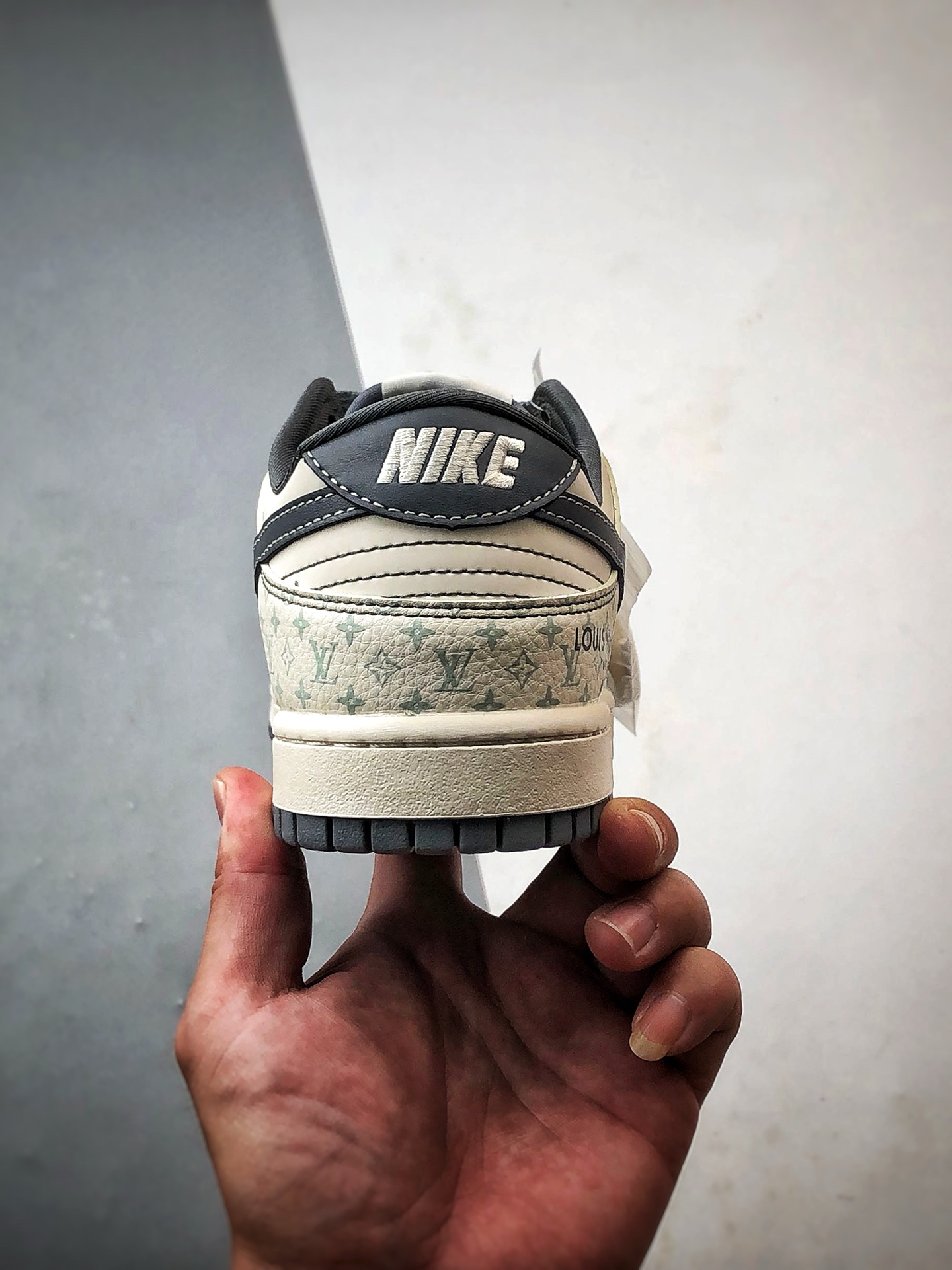 NK Dunk Low Retro ”DIY高端定制” LV印花米白深灰钩 低帮休闲运动板鞋 YX5066-366