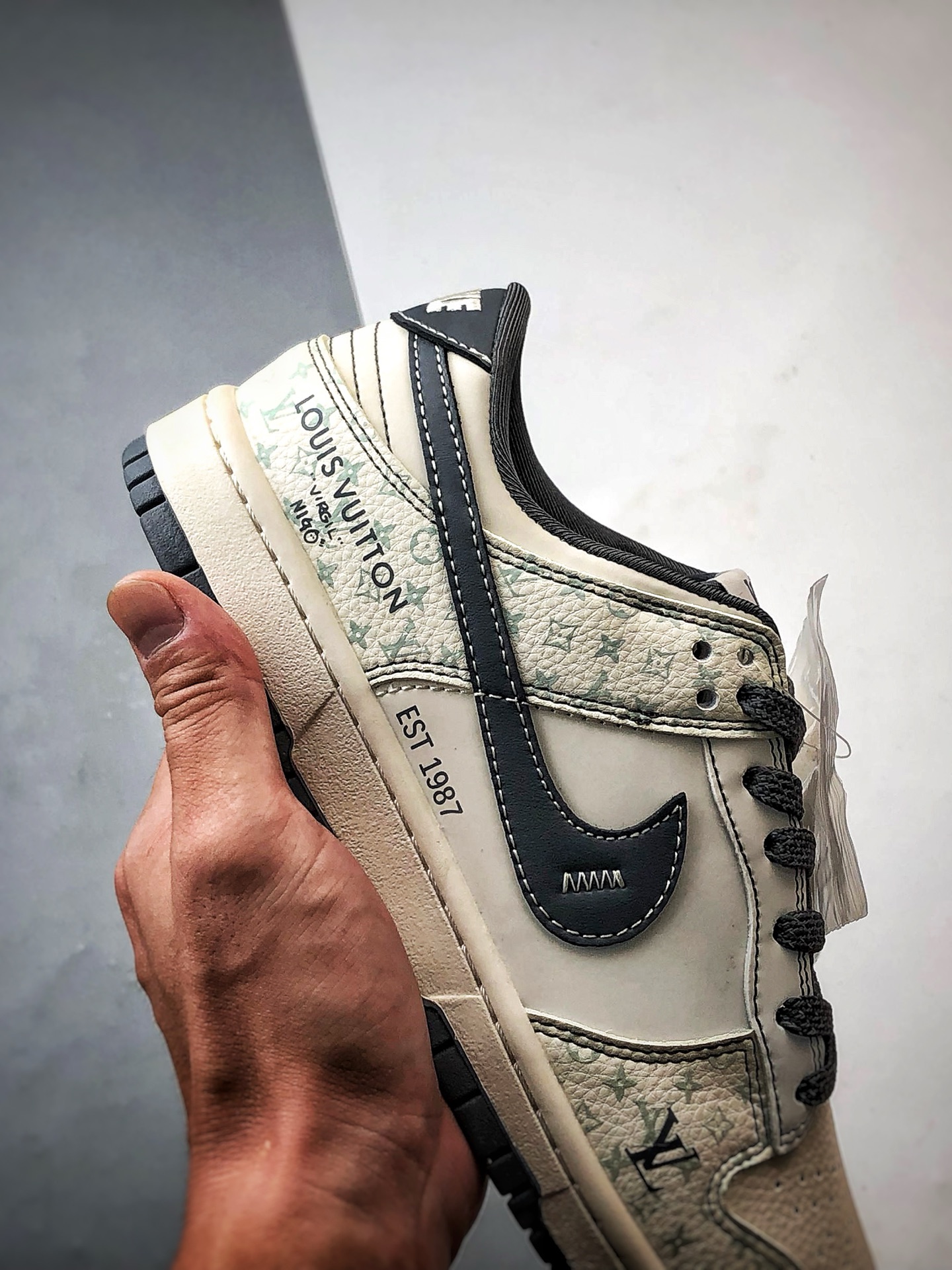 NK Dunk Low Retro ”DIY高端定制” LV印花米白深灰钩 低帮休闲运动板鞋 YX5066-366