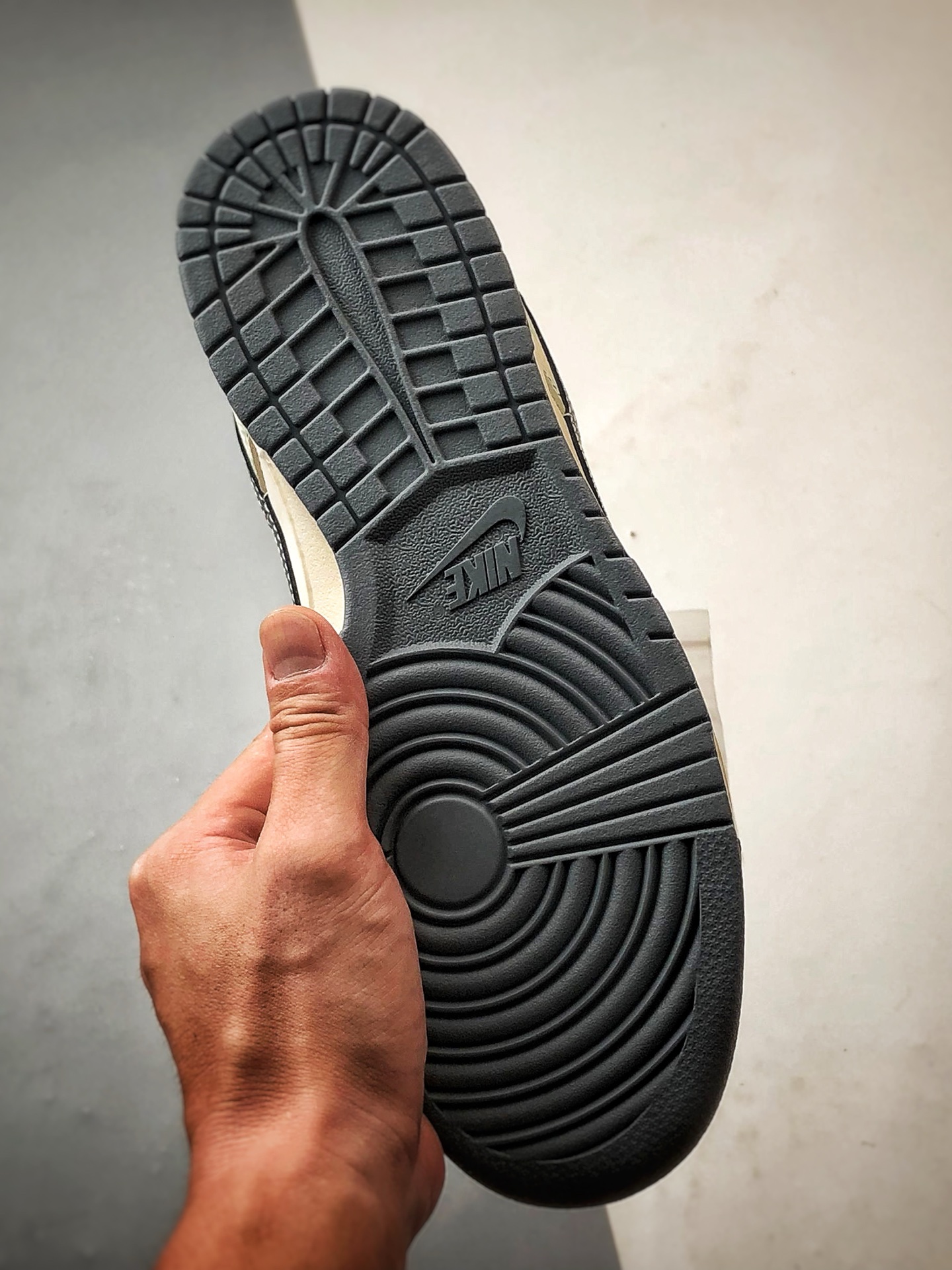 NK Dunk Low Retro ”DIY高端定制” LV印花米白深灰钩 低帮休闲运动板鞋 YX5066-366