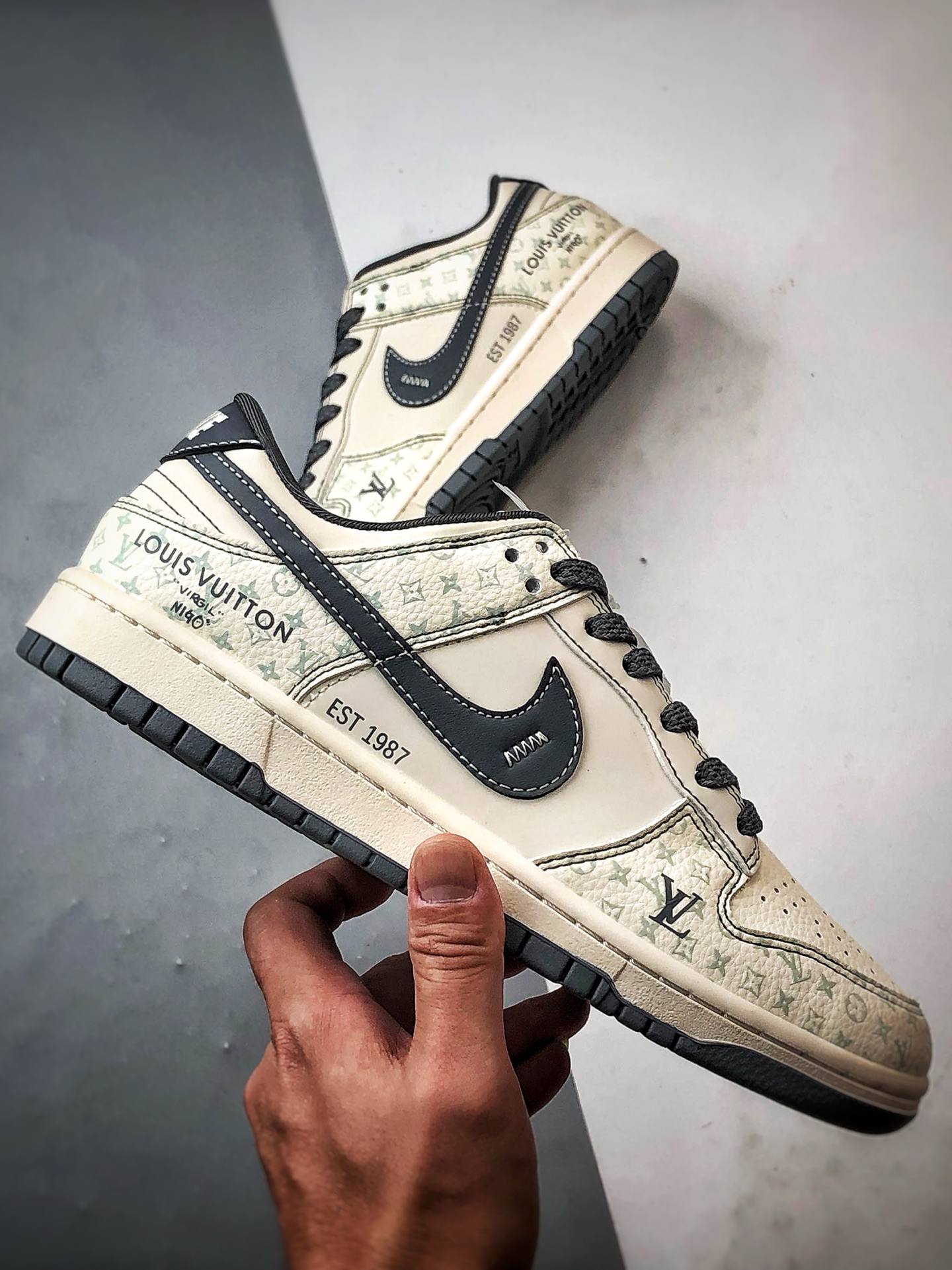 NK Dunk Low Retro ”DIY高端定制” LV印花米白深灰钩 低帮休闲运动板鞋 YX5066-366