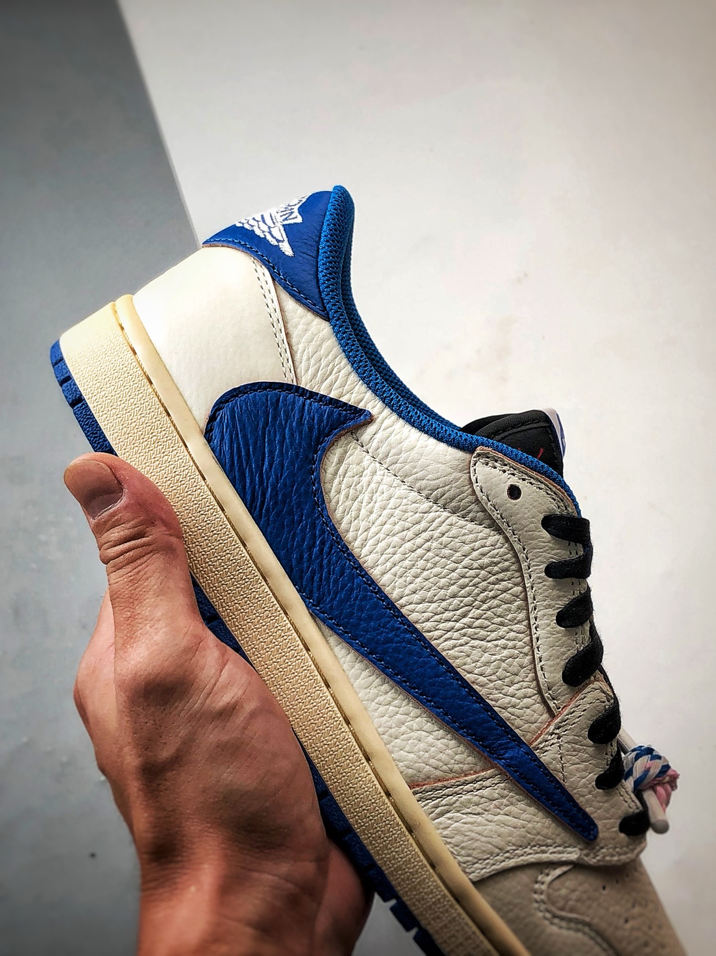 Travis Scott x Air Jordan 1 Low OG 联名2.0白蓝倒钩 DM7866-104