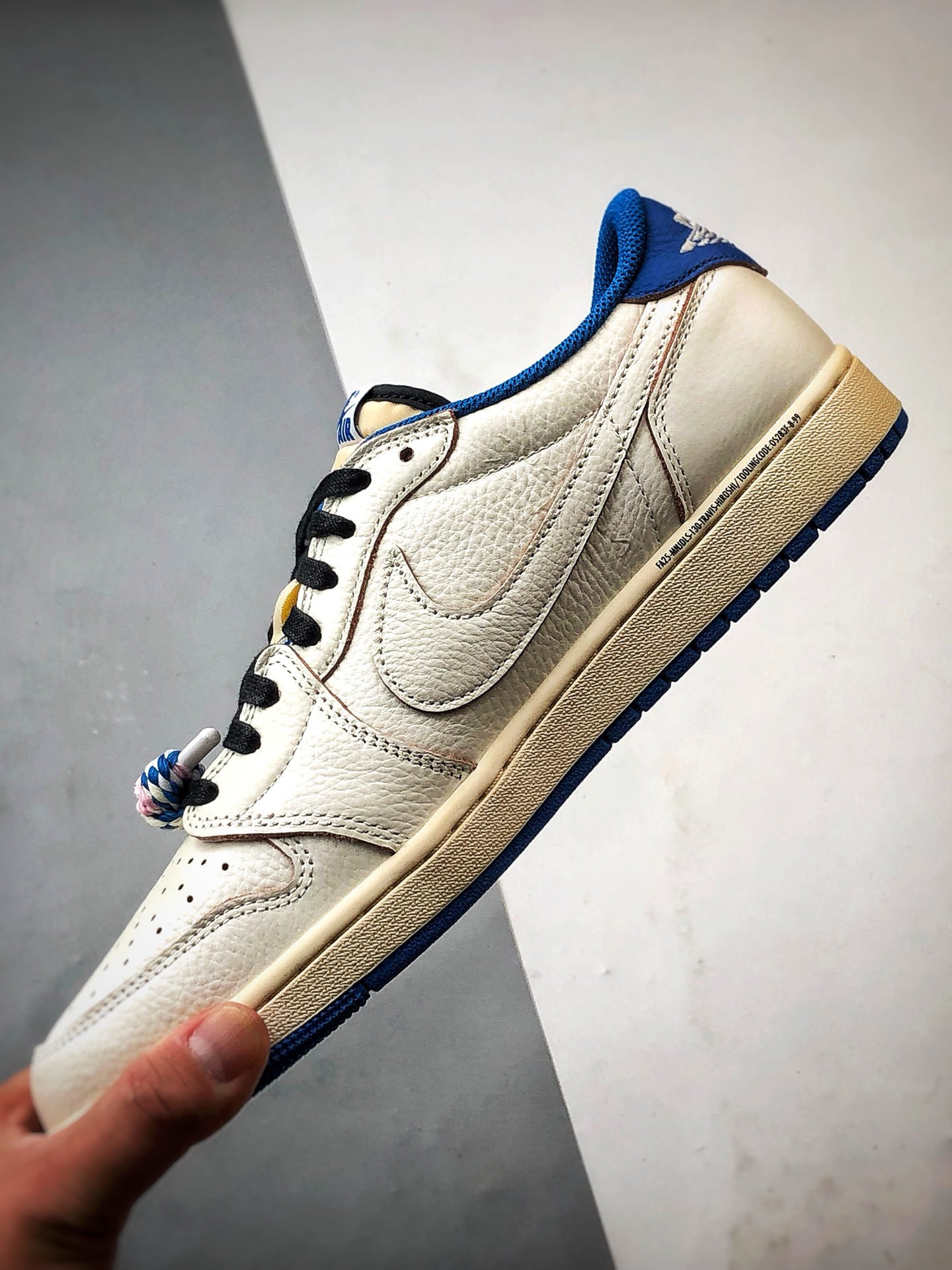Travis Scott x Air Jordan 1 Low OG 联名2.0白蓝倒钩 DM7866-104
