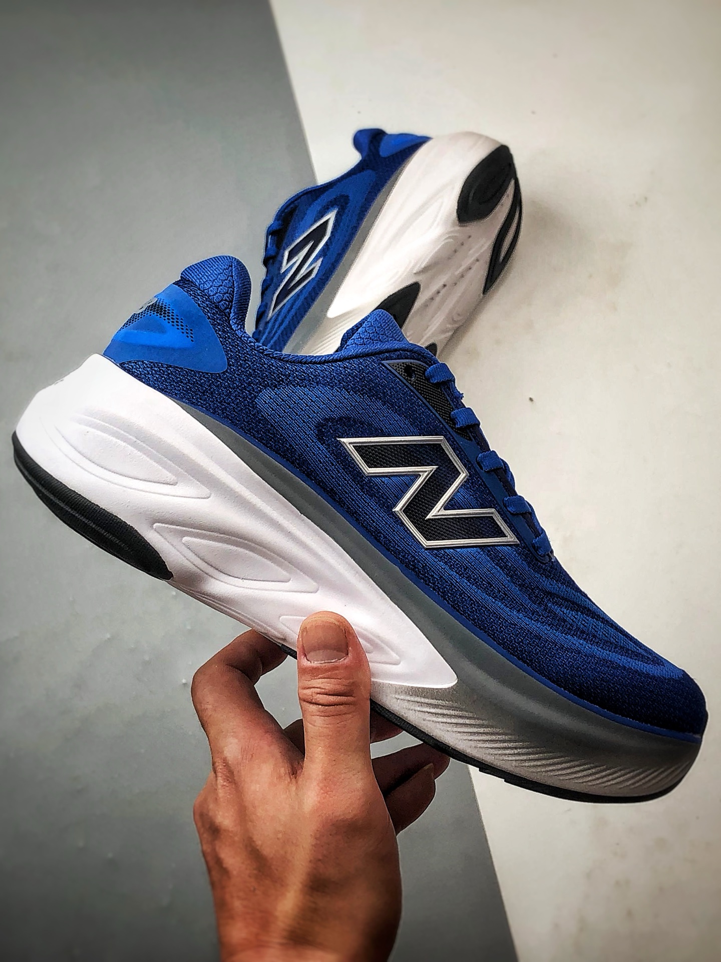 New Balance Fresh Foam X More v6 蓝色 厚底网布织物减震舒适越野跑步鞋 MMORXF6