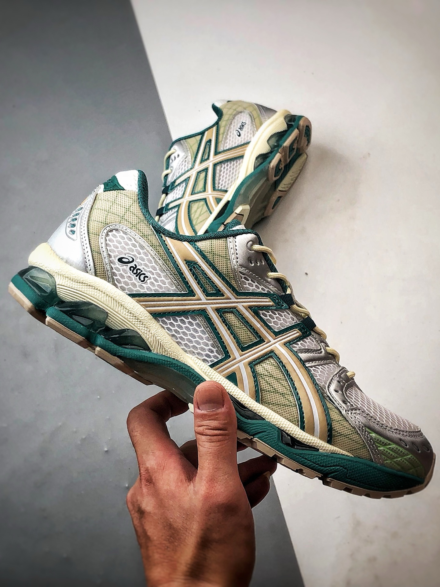 Asics Gel-Nimbus 10.1 白绿 亚瑟士复古先锋潮流拼接休闲跑步鞋 1203A543-102