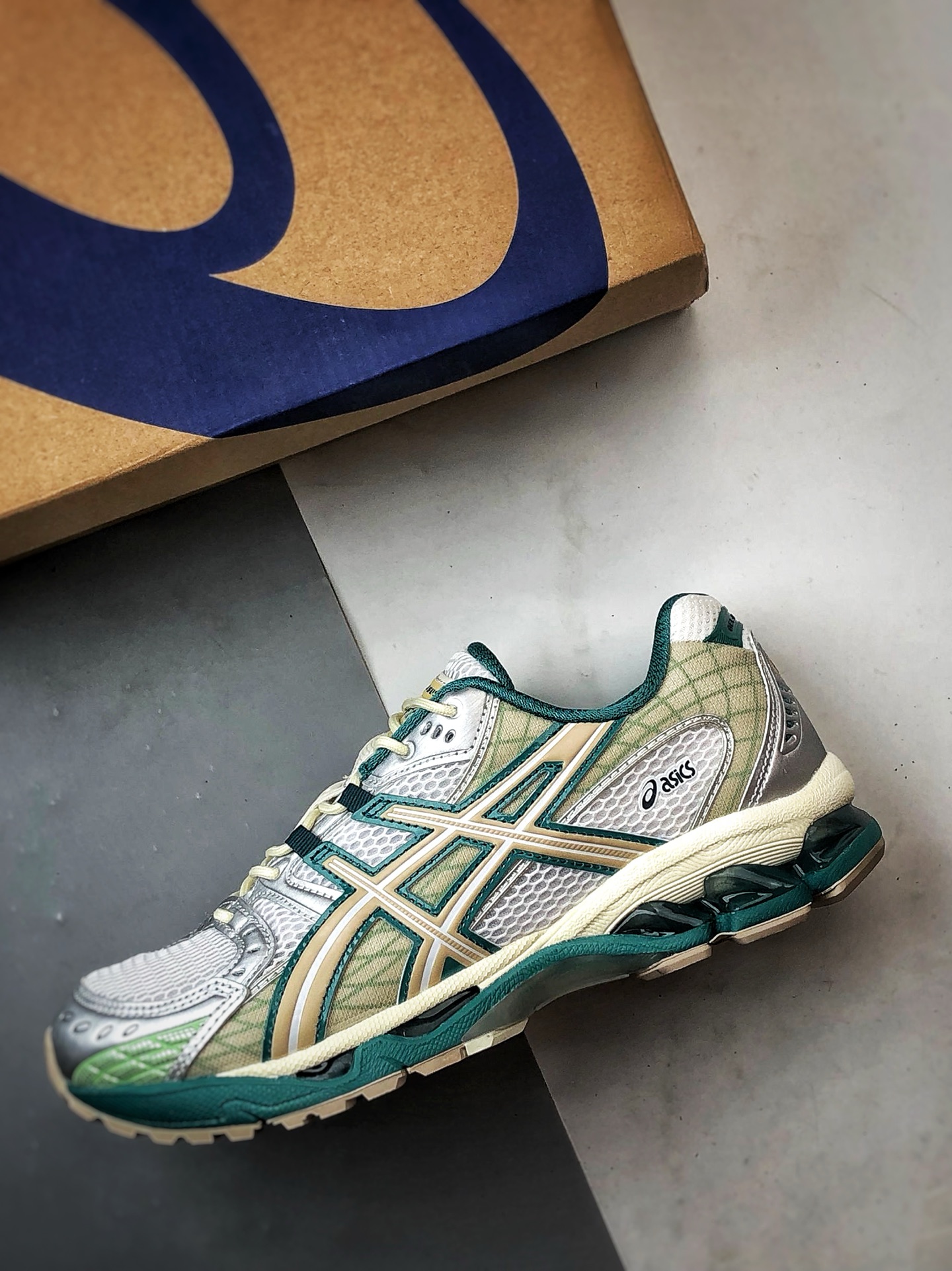 Asics Gel-Nimbus 10.1 白绿 亚瑟士复古先锋潮流拼接休闲跑步鞋 1203A543-102