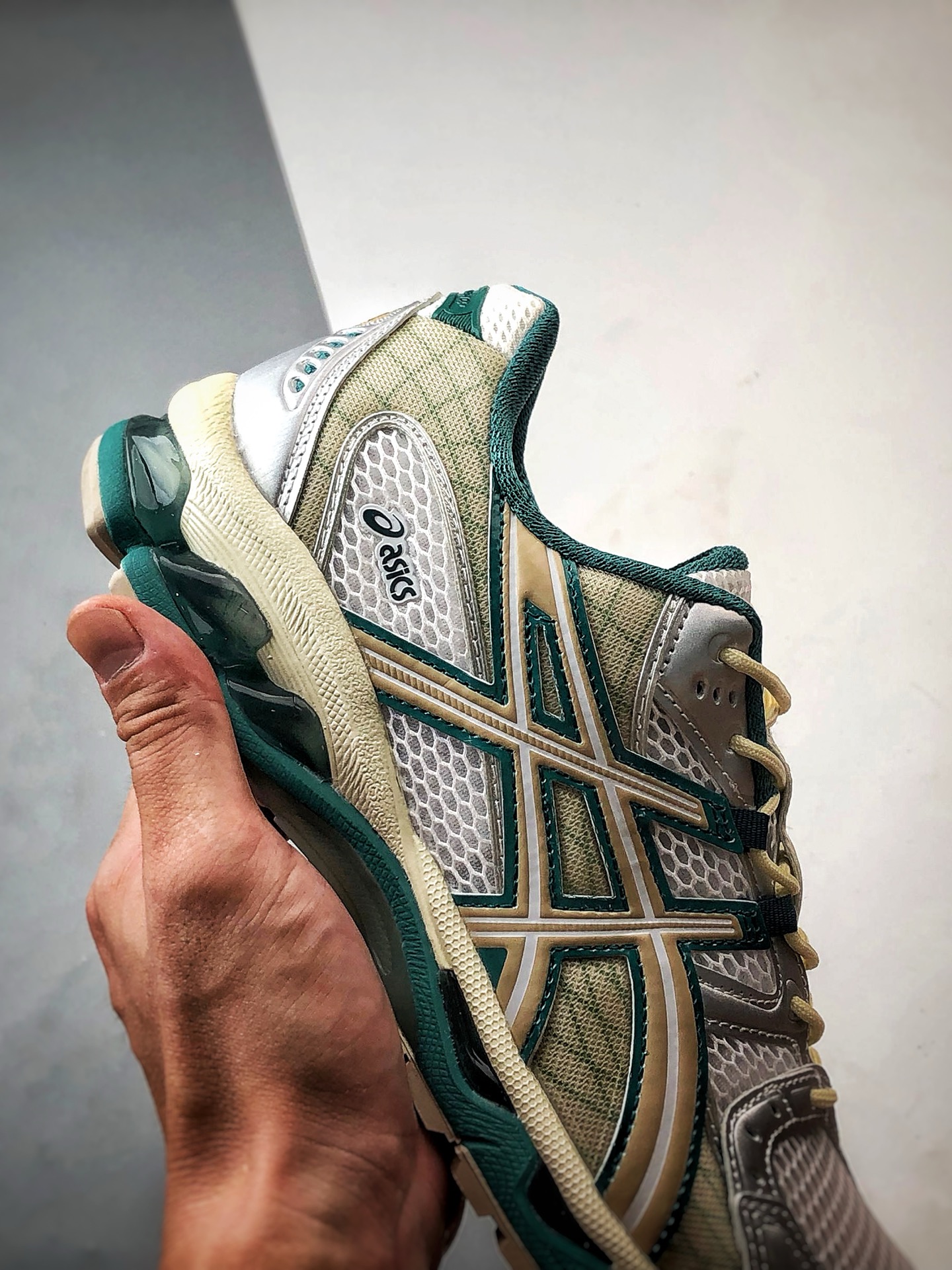 Asics Gel-Nimbus 10.1 白绿 亚瑟士复古先锋潮流拼接休闲跑步鞋 1203A543-102
