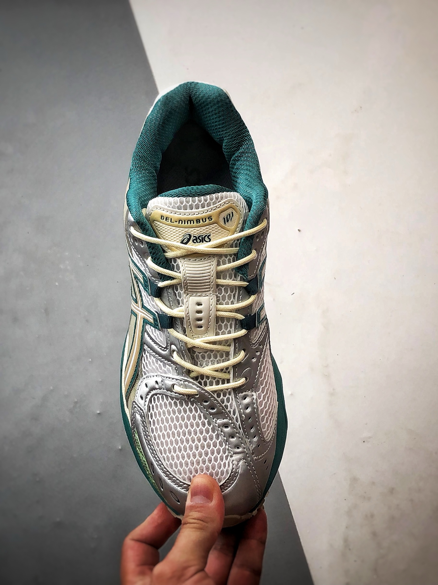 Asics Gel-Nimbus 10.1 白绿 亚瑟士复古先锋潮流拼接休闲跑步鞋 1203A543-102