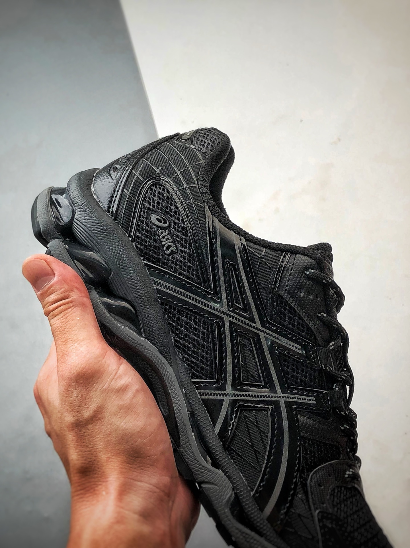 Haven x Asics Gel-Nimbus 10.1 阴阳黑灰 亚瑟士复古先锋潮流拼接休闲跑步鞋 1203A696-001