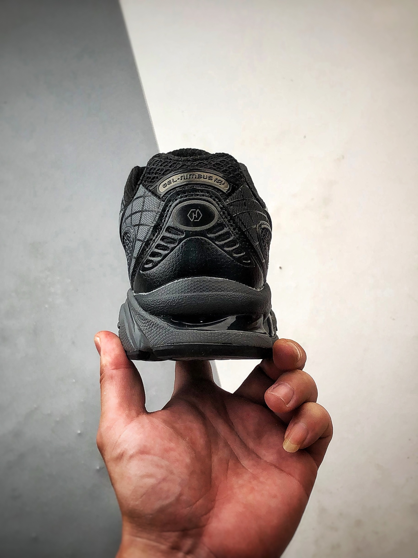 Haven x Asics Gel-Nimbus 10.1 阴阳黑灰 亚瑟士复古先锋潮流拼接休闲跑步鞋 1203A696-001